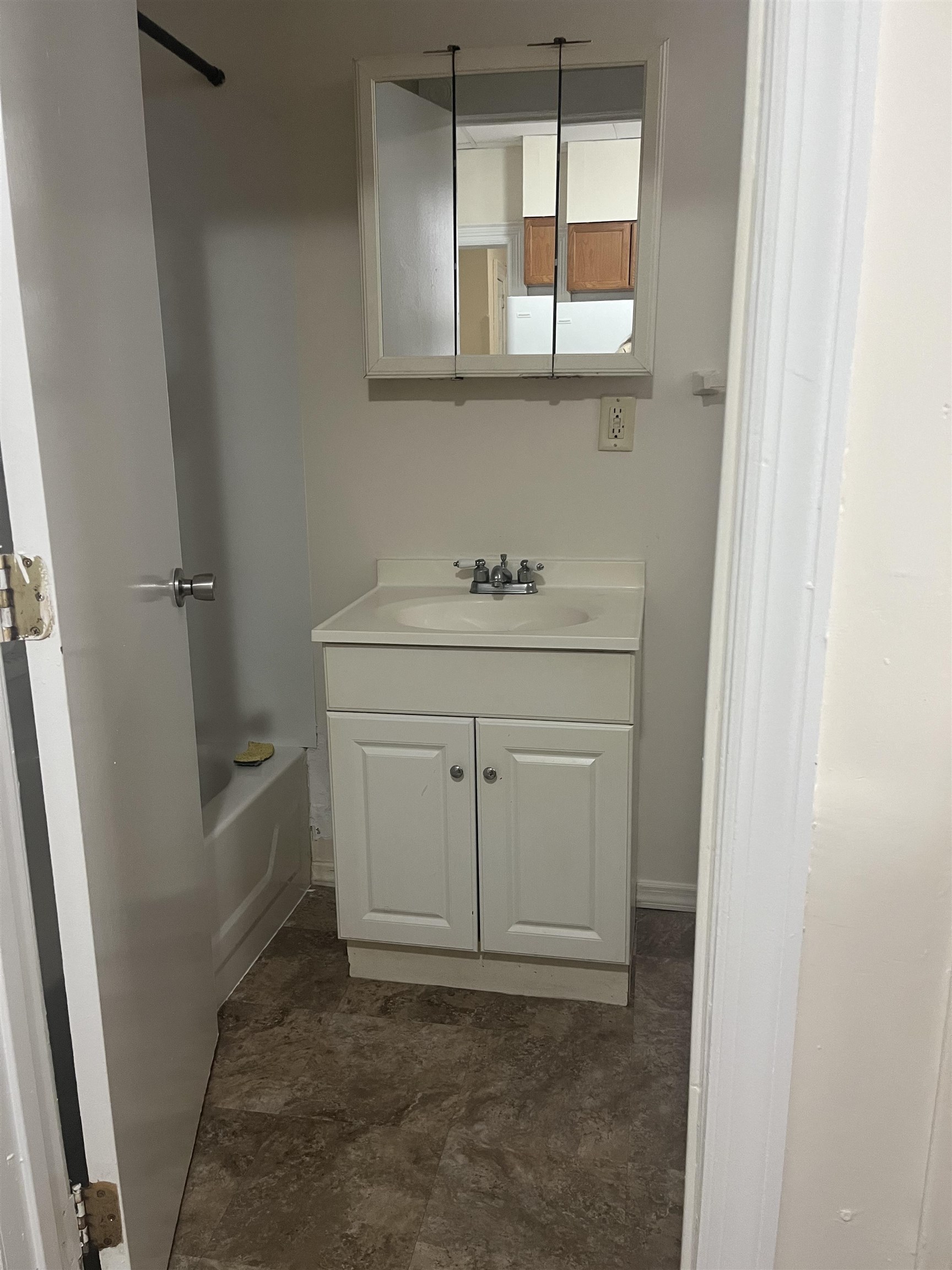 87 WEST 25TH ST Unit: 5