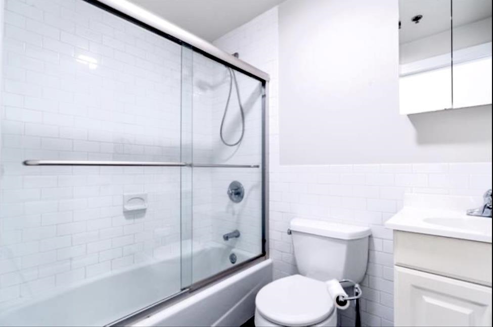 215 CLINTON ST Unit: 2L