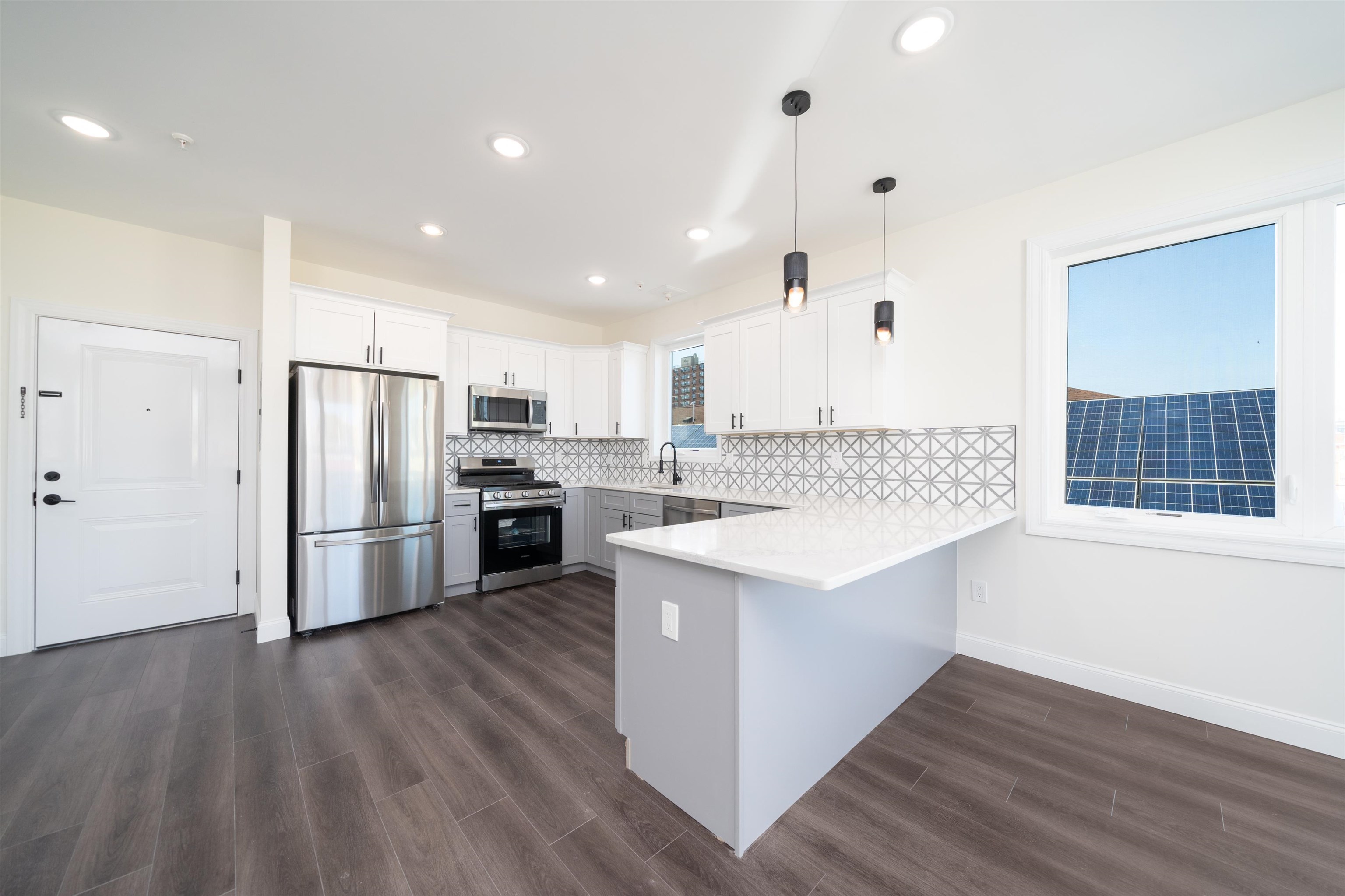517 7TH ST Unit: 3C