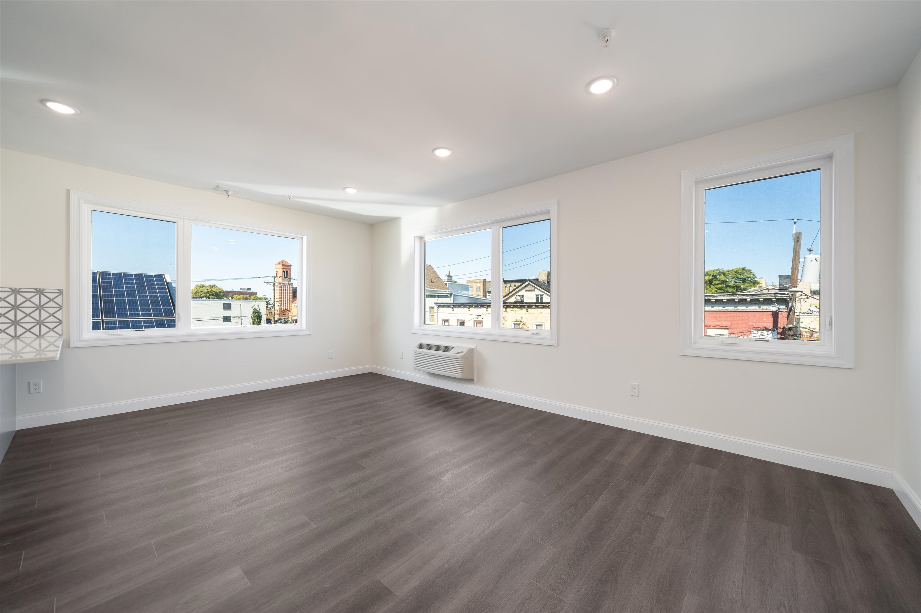 517 7TH ST Unit: 3C