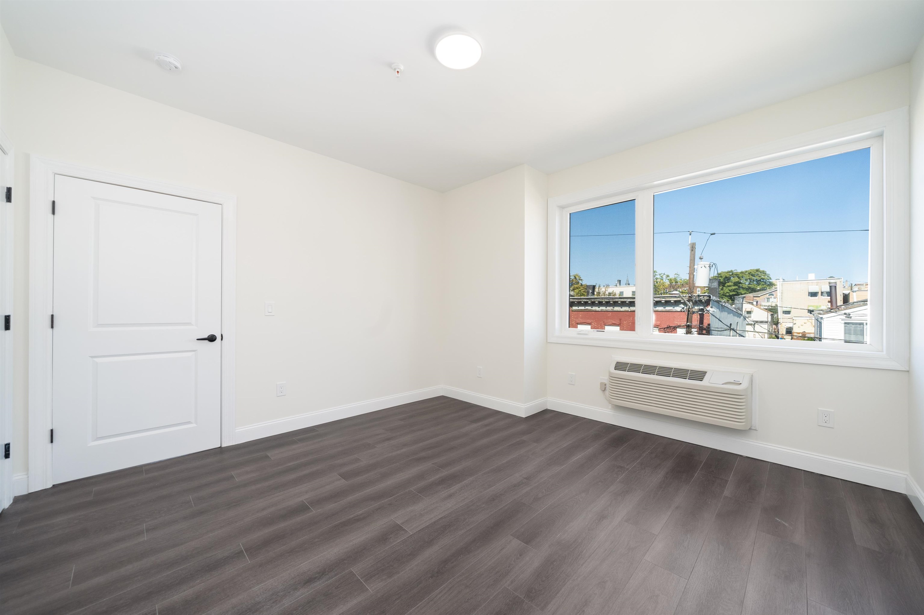 517 7TH ST Unit: 3C