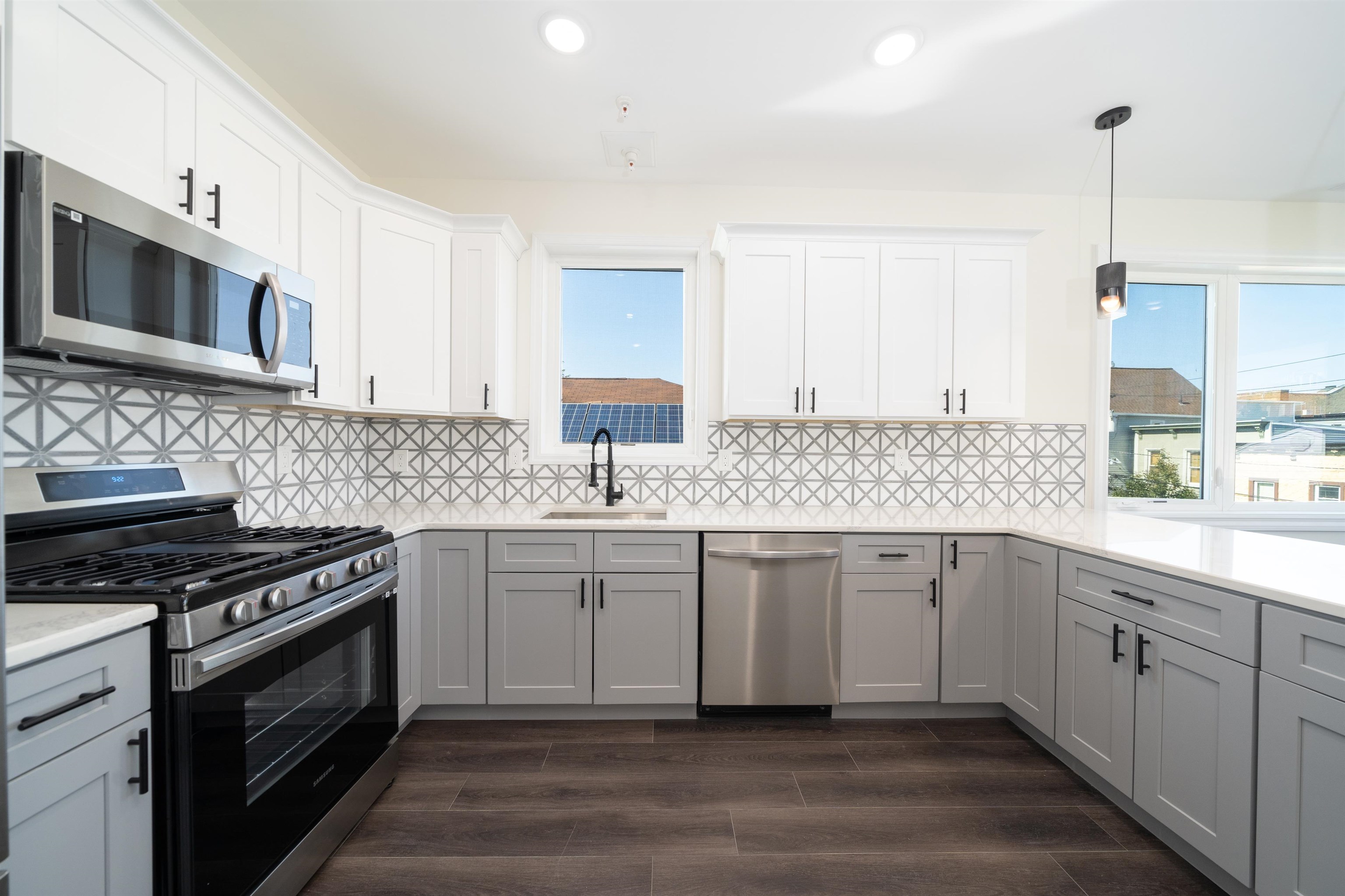 517 7TH ST Unit: 3C