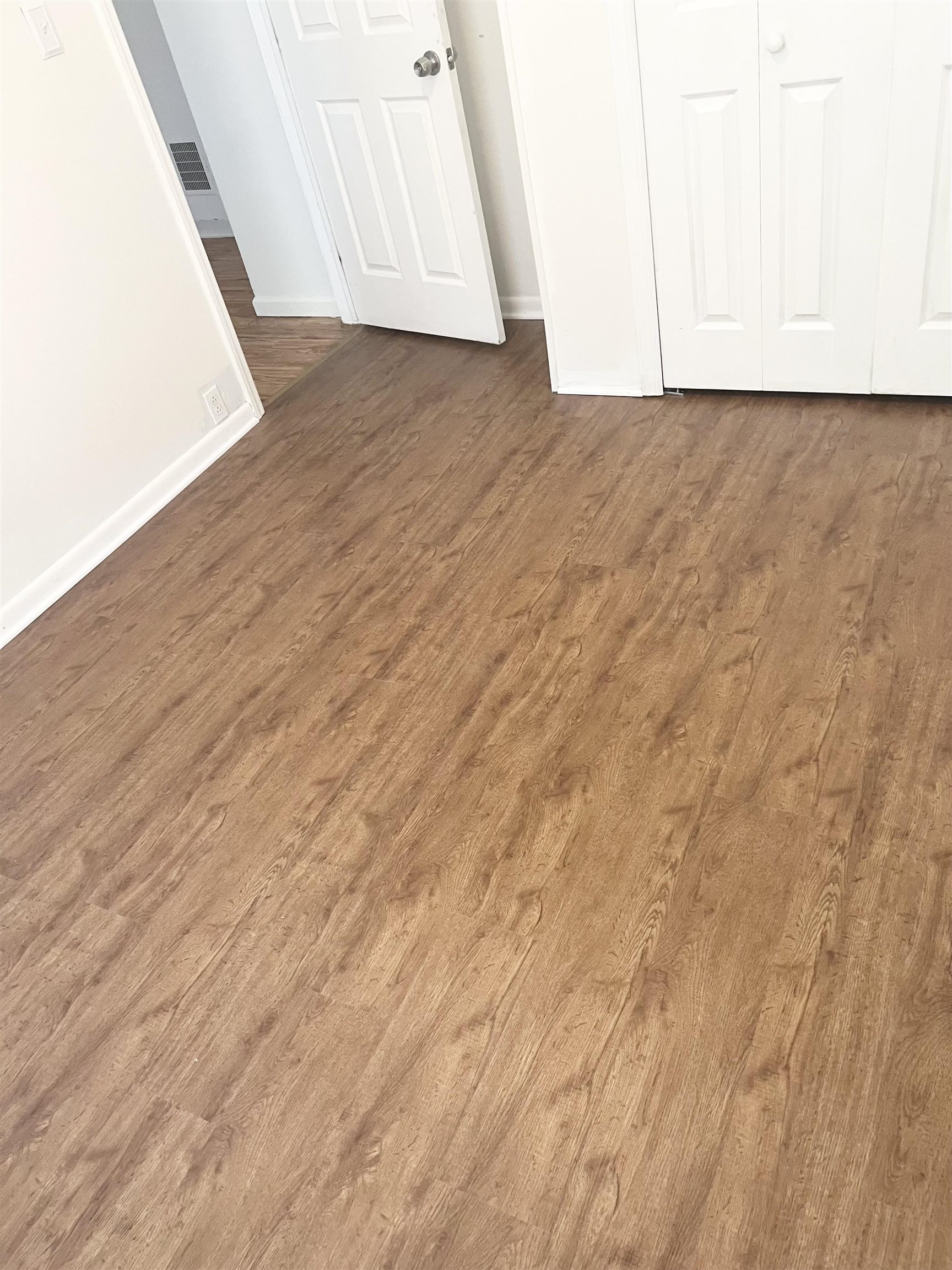 293 ARMSTRONG AVE Unit: 1st Floor