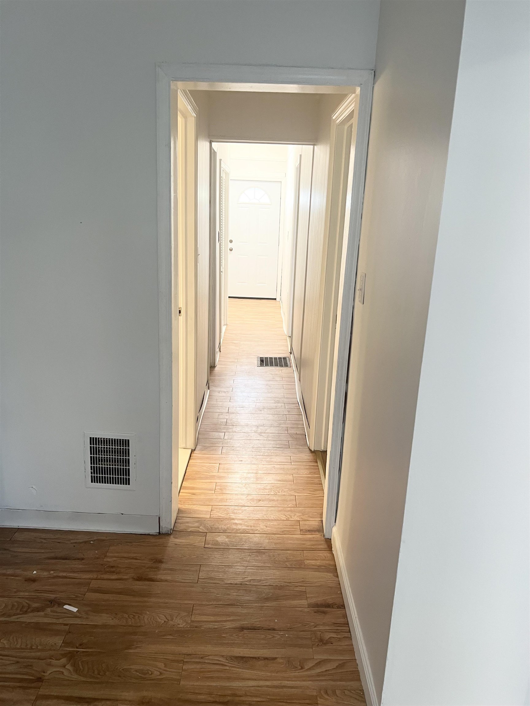 293 ARMSTRONG AVE Unit: 1st Floor