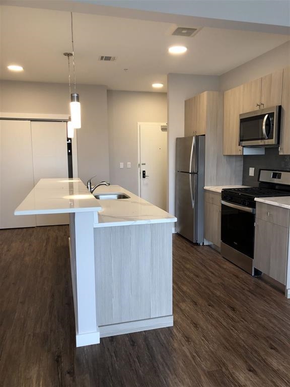 662 AVENUE C Unit: 405