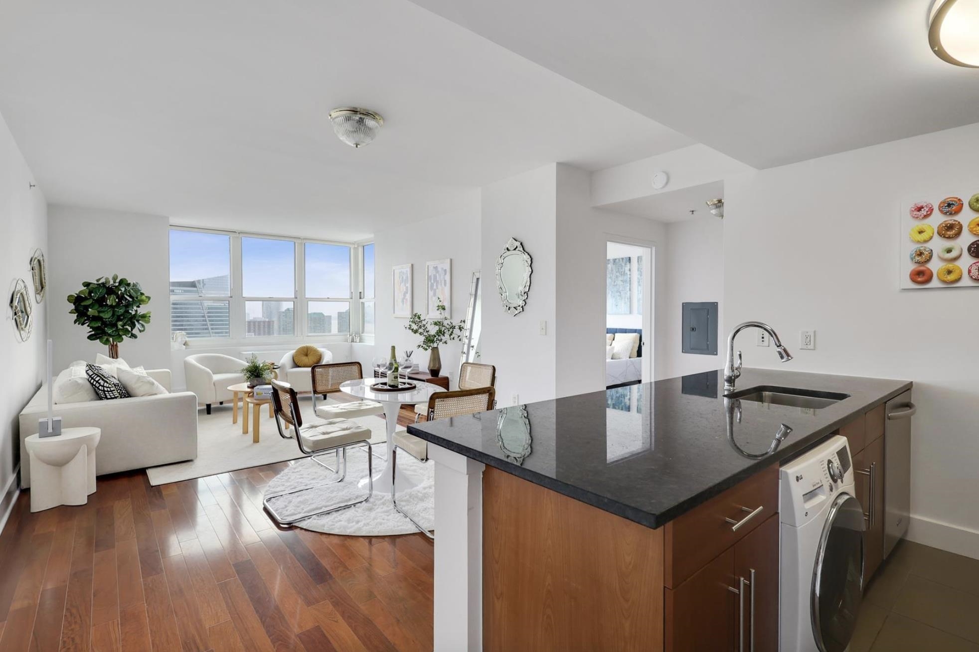 88 MORGAN ST Unit: 3903