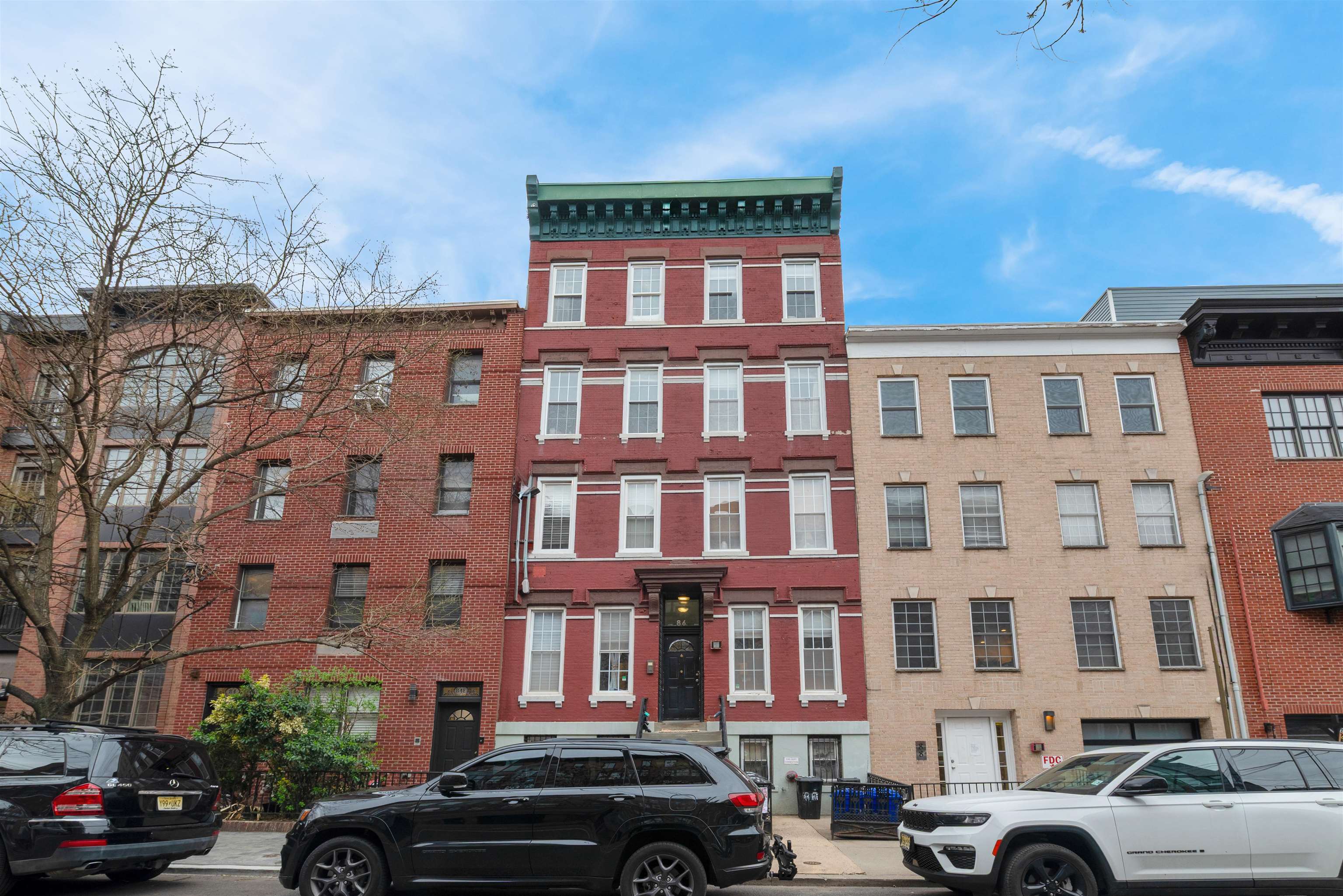 86 MONROE ST Unit: 4L