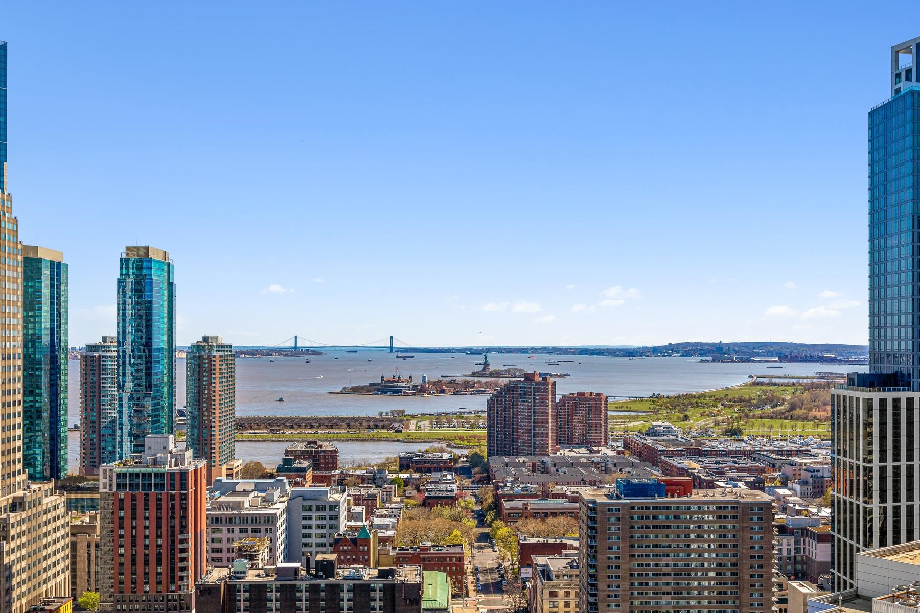 88 MORGAN ST Unit: 3808