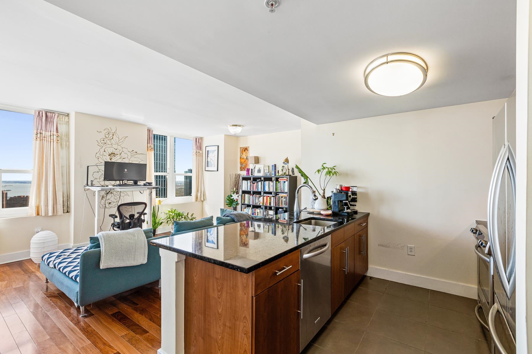 88 MORGAN ST Unit: 3808
