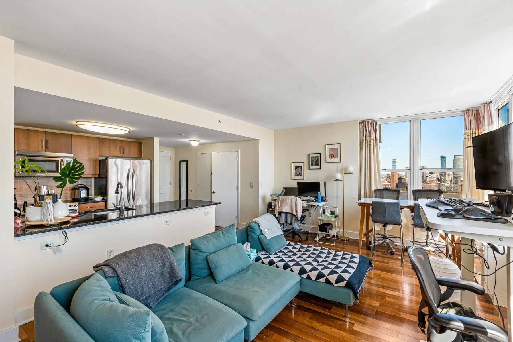 88 MORGAN ST Unit: 3808