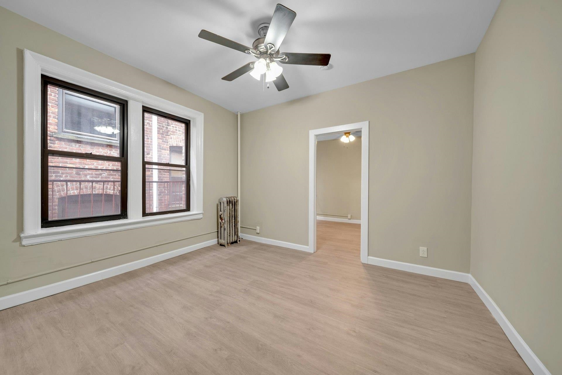 194 KENSINGTON AVE Unit: 302