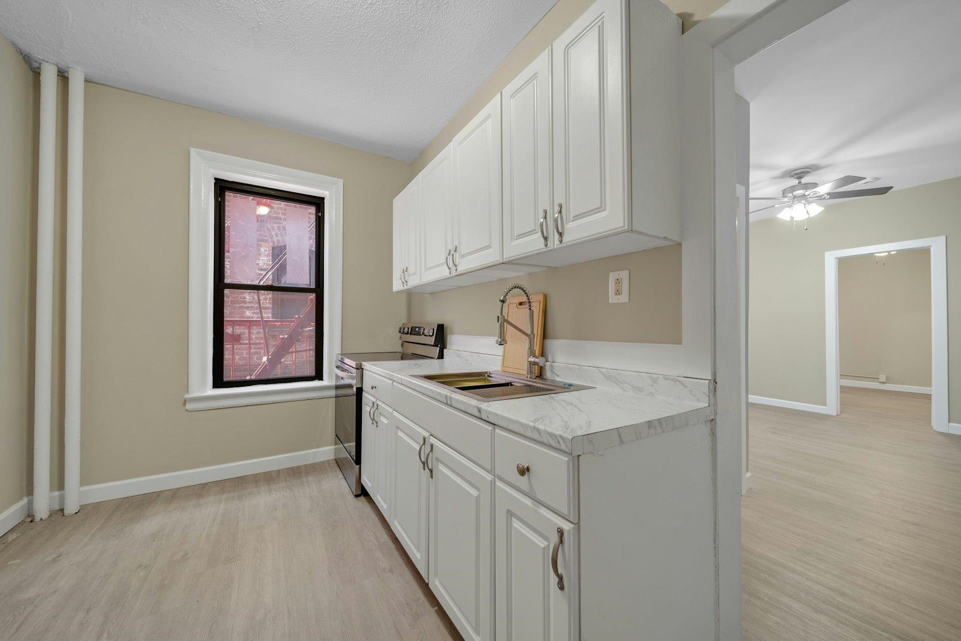 194 KENSINGTON AVE Unit: 302