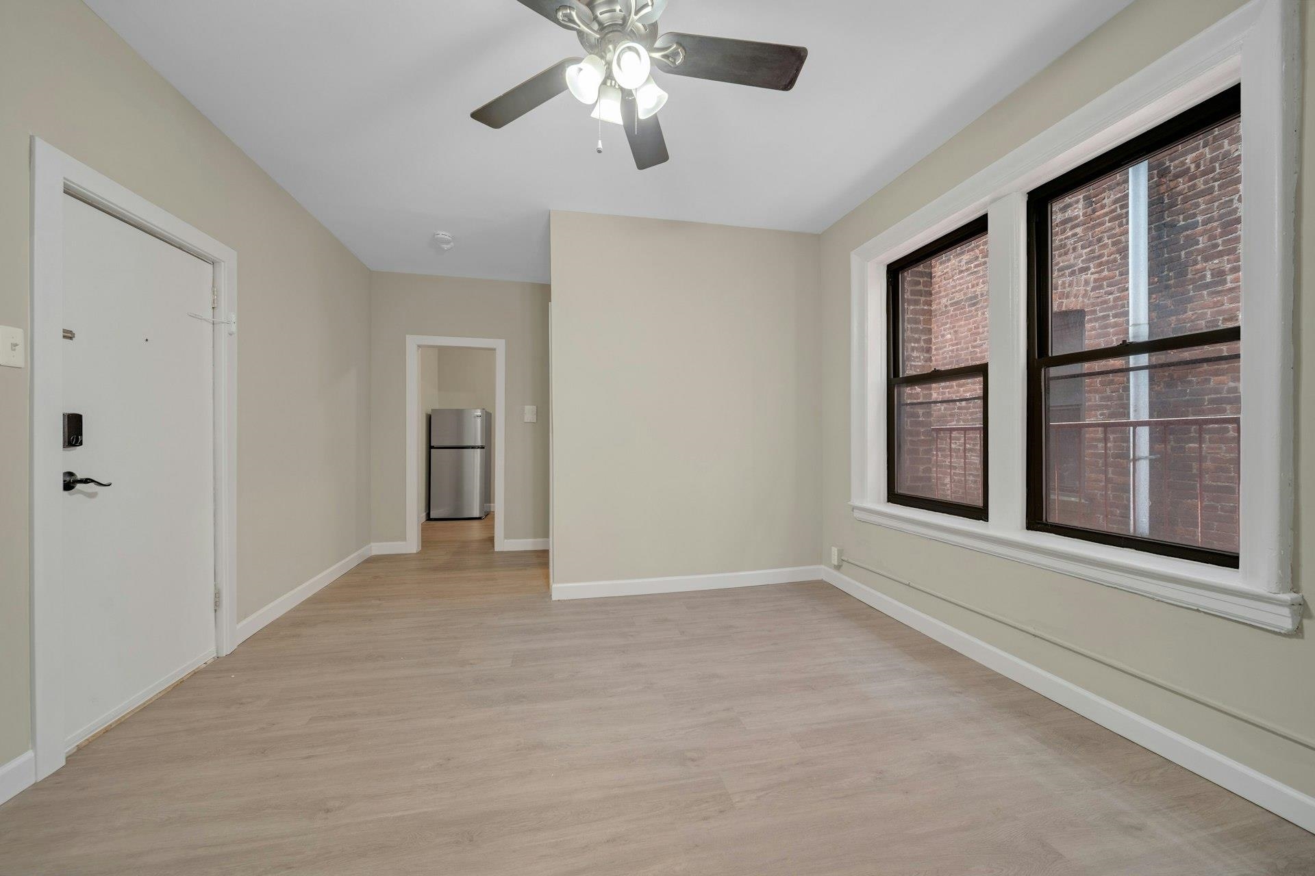 194 KENSINGTON AVE Unit: 302