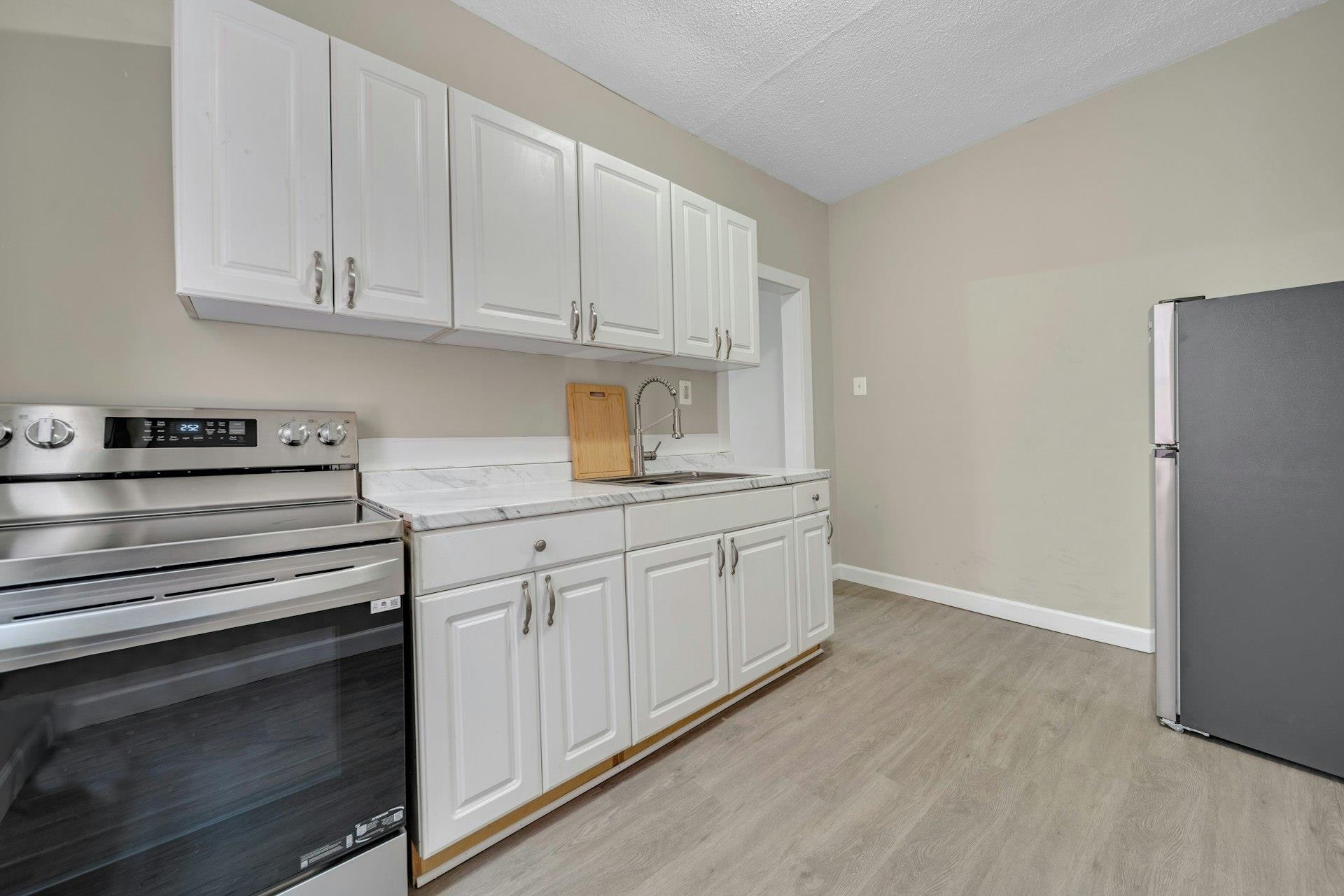 194 KENSINGTON AVE Unit: 302