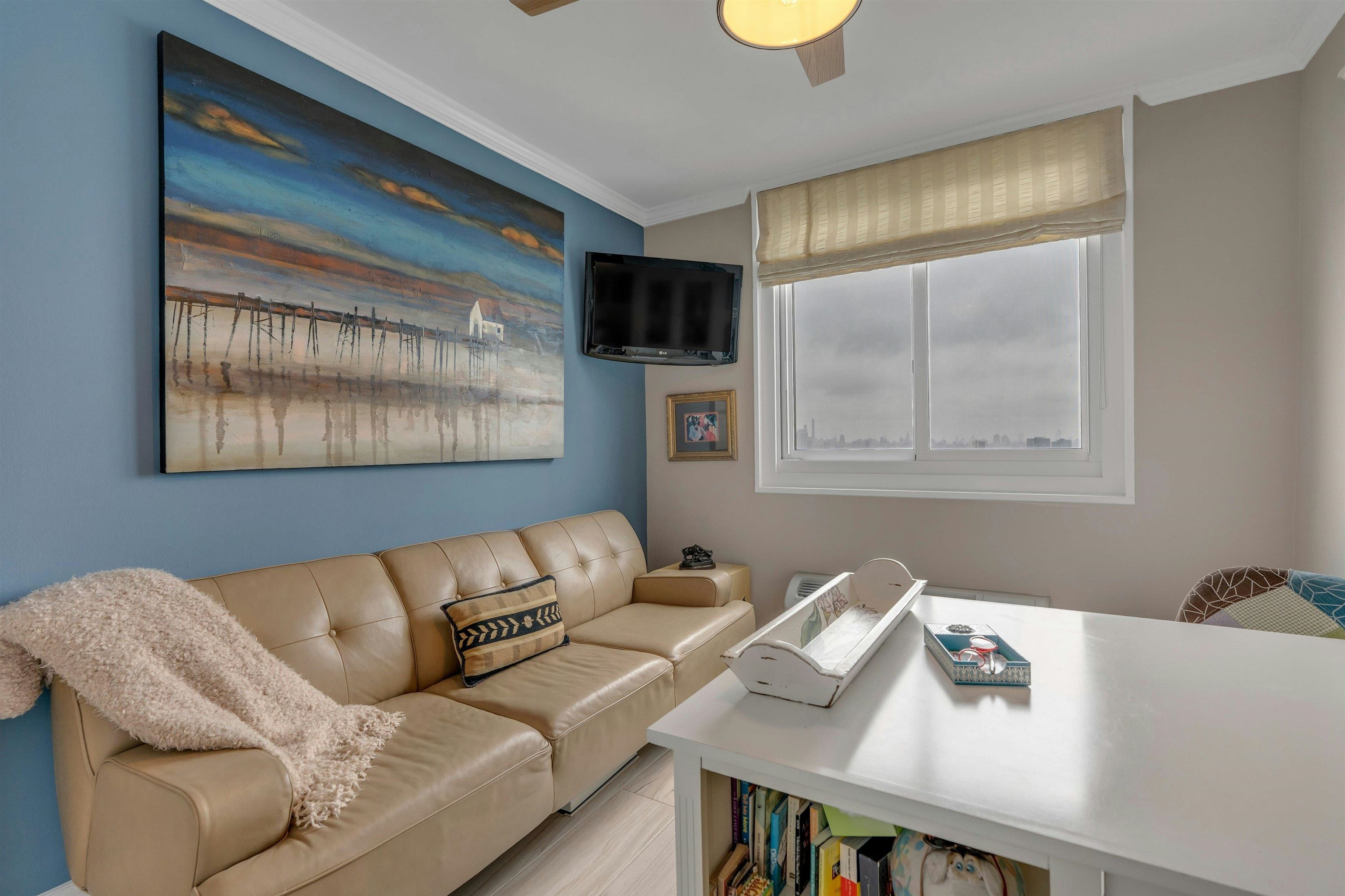 100 MANHATTAN AVE Unit: 2009