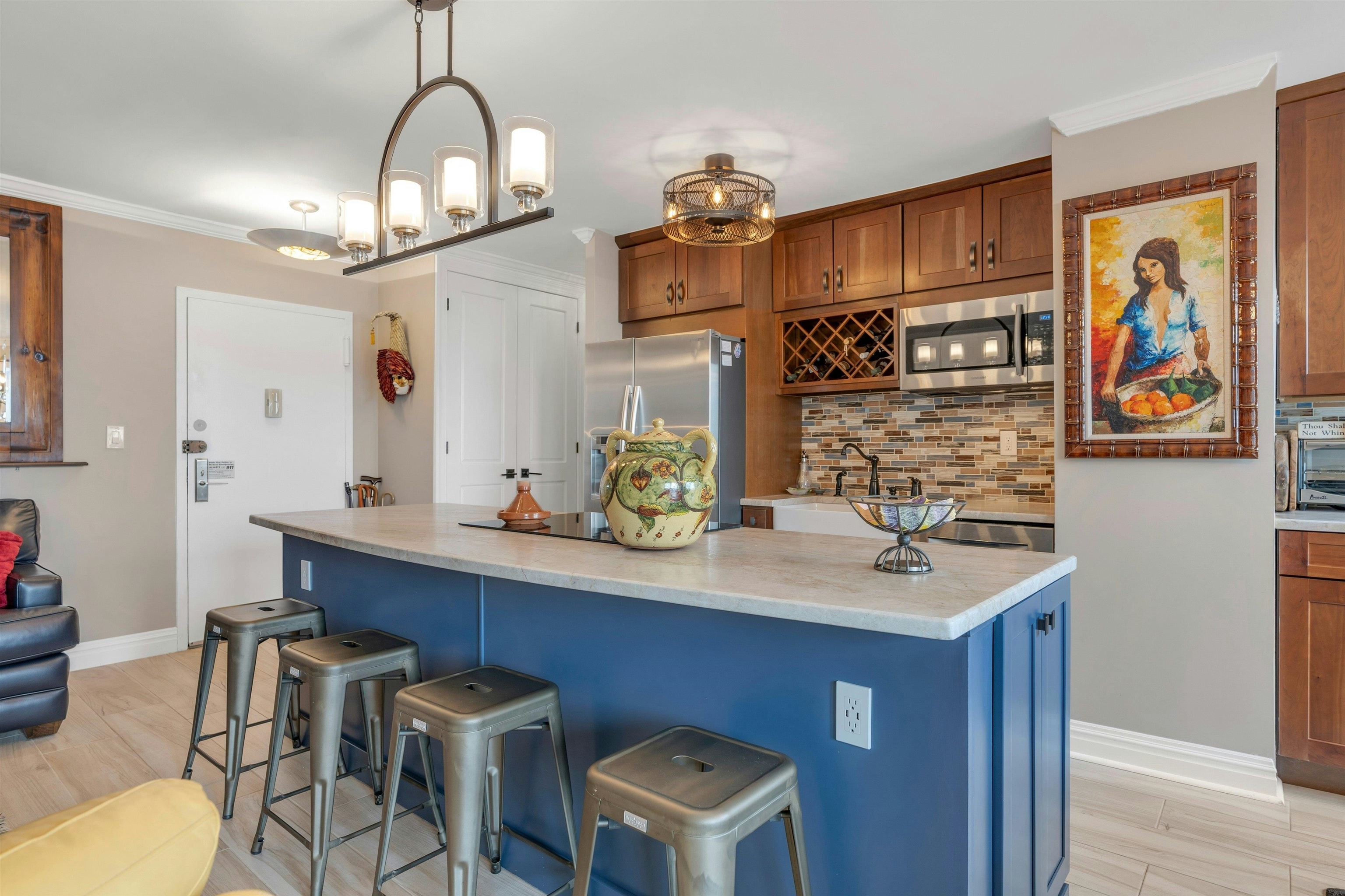 100 MANHATTAN AVE Unit: 2009