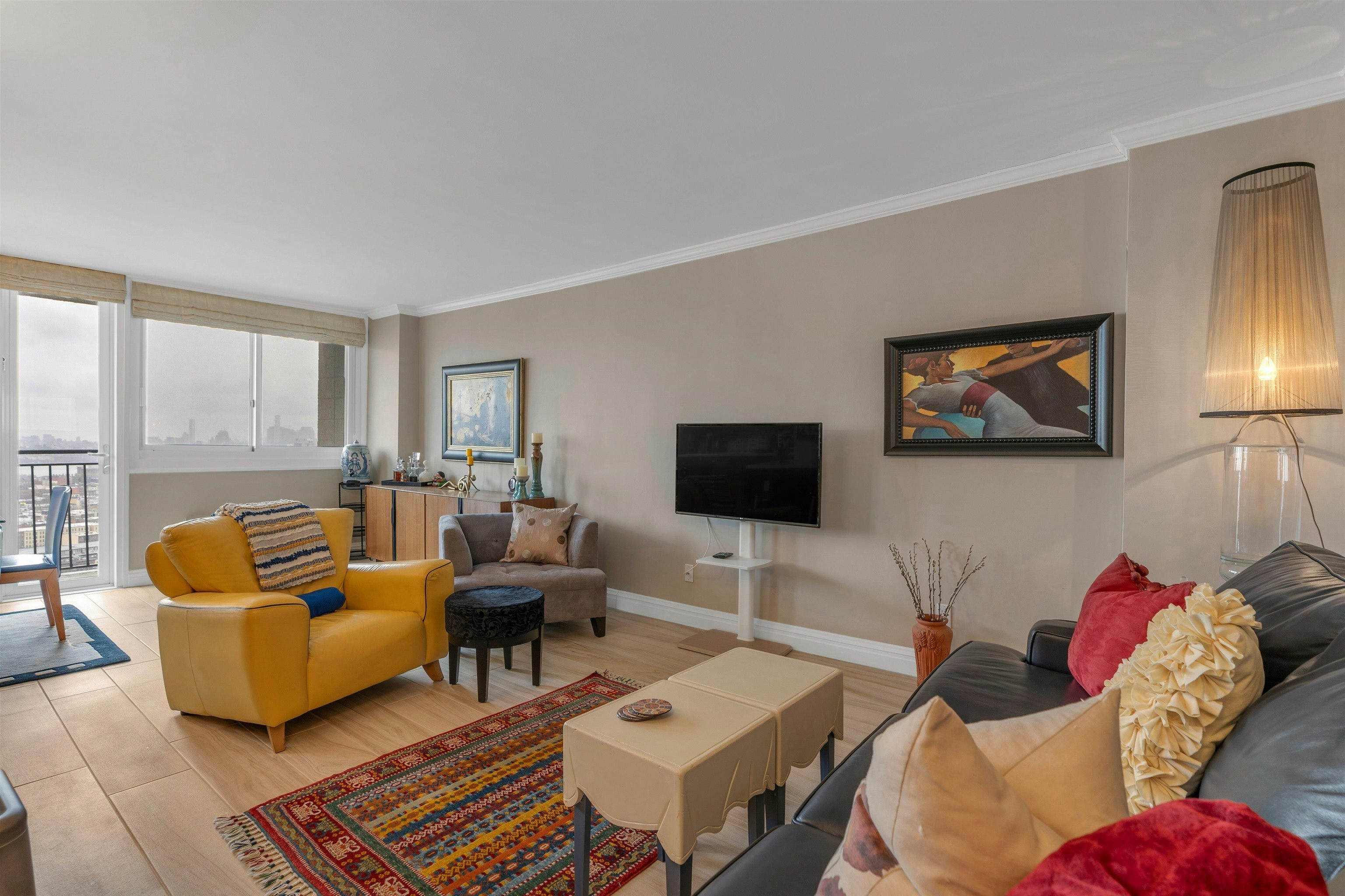 100 MANHATTAN AVE Unit: 2009