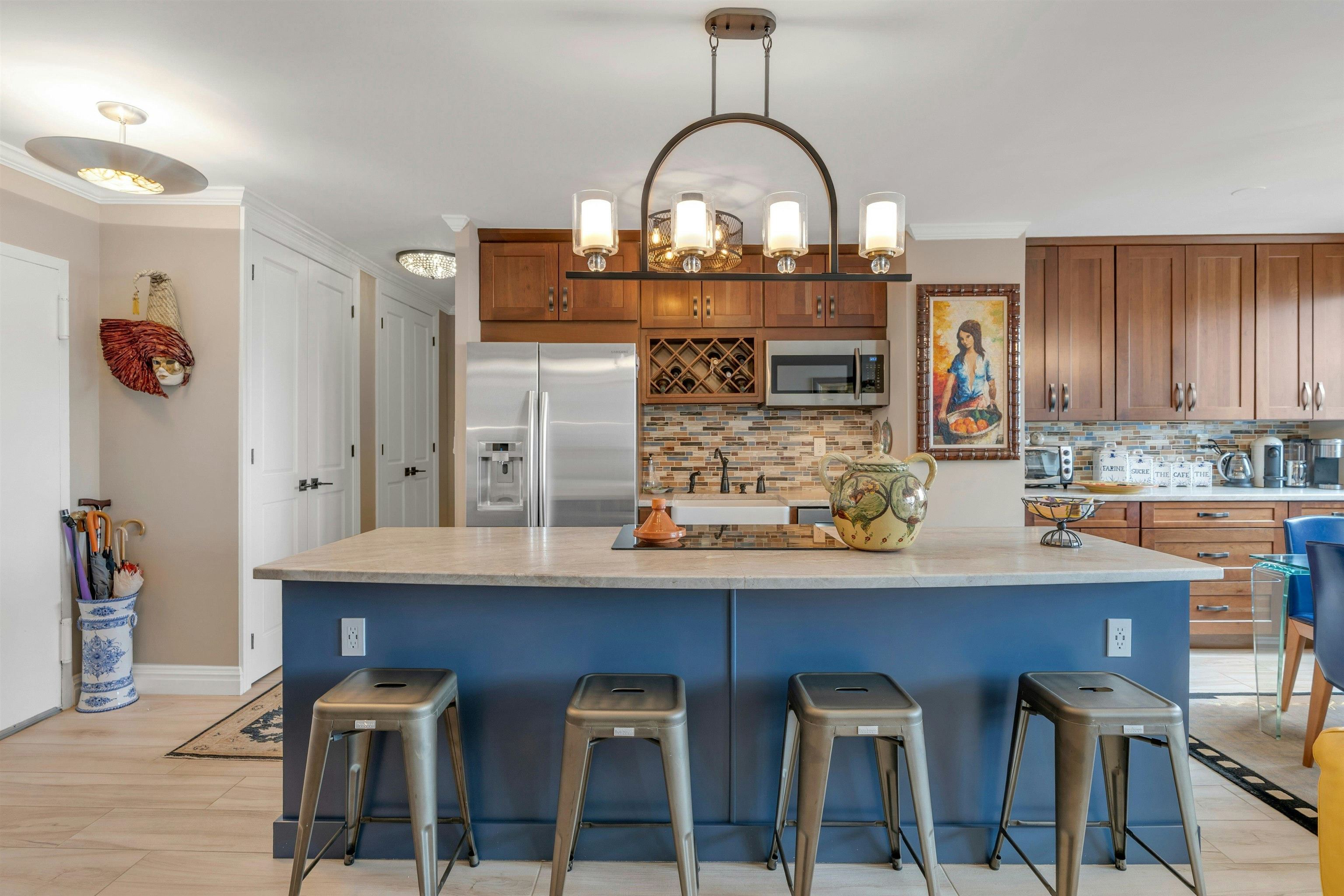 100 MANHATTAN AVE Unit: 2009