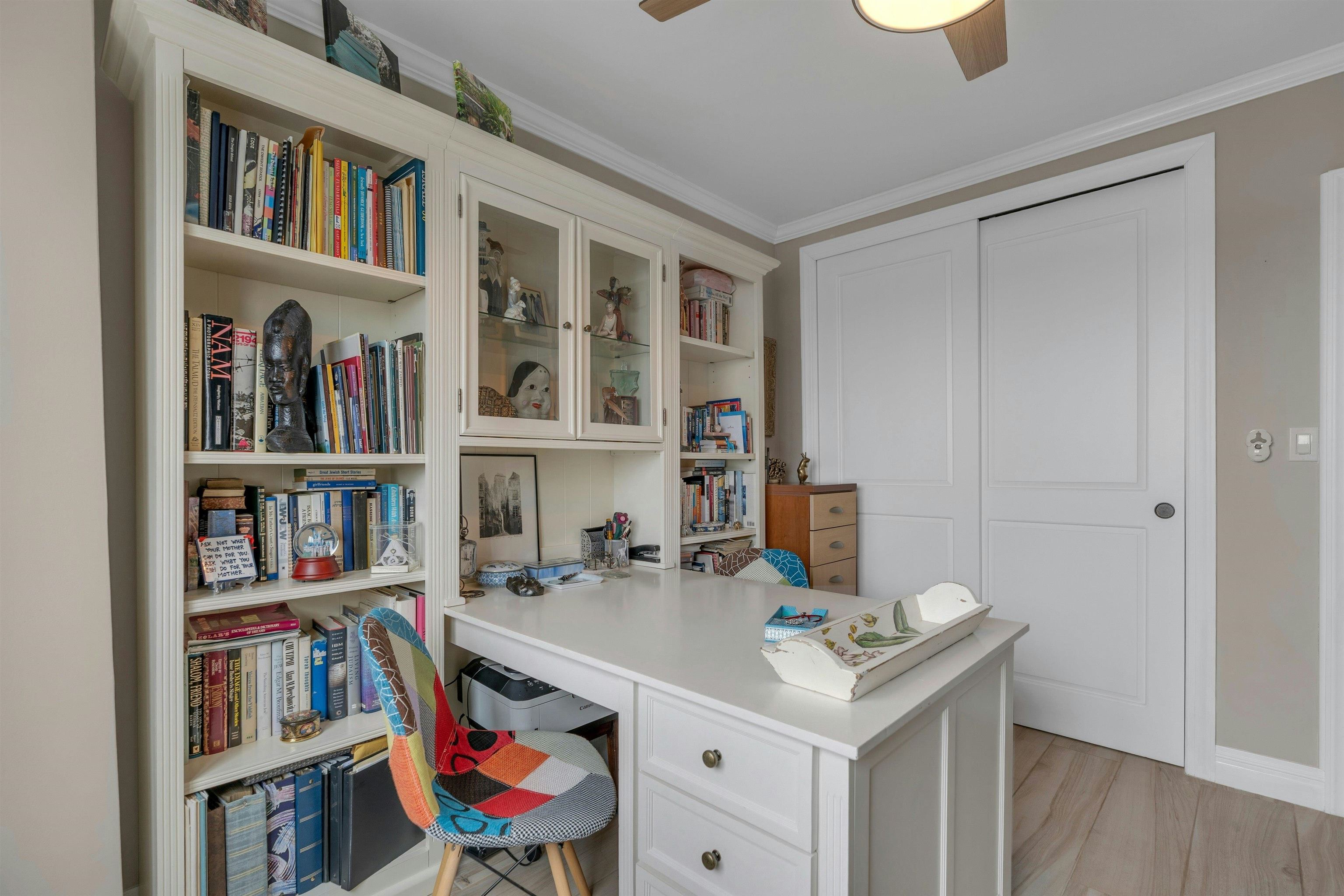 100 MANHATTAN AVE Unit: 2009