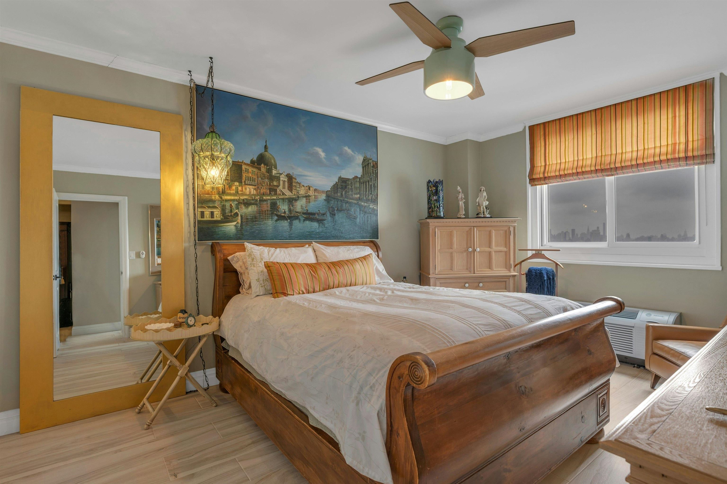 100 MANHATTAN AVE Unit: 2009