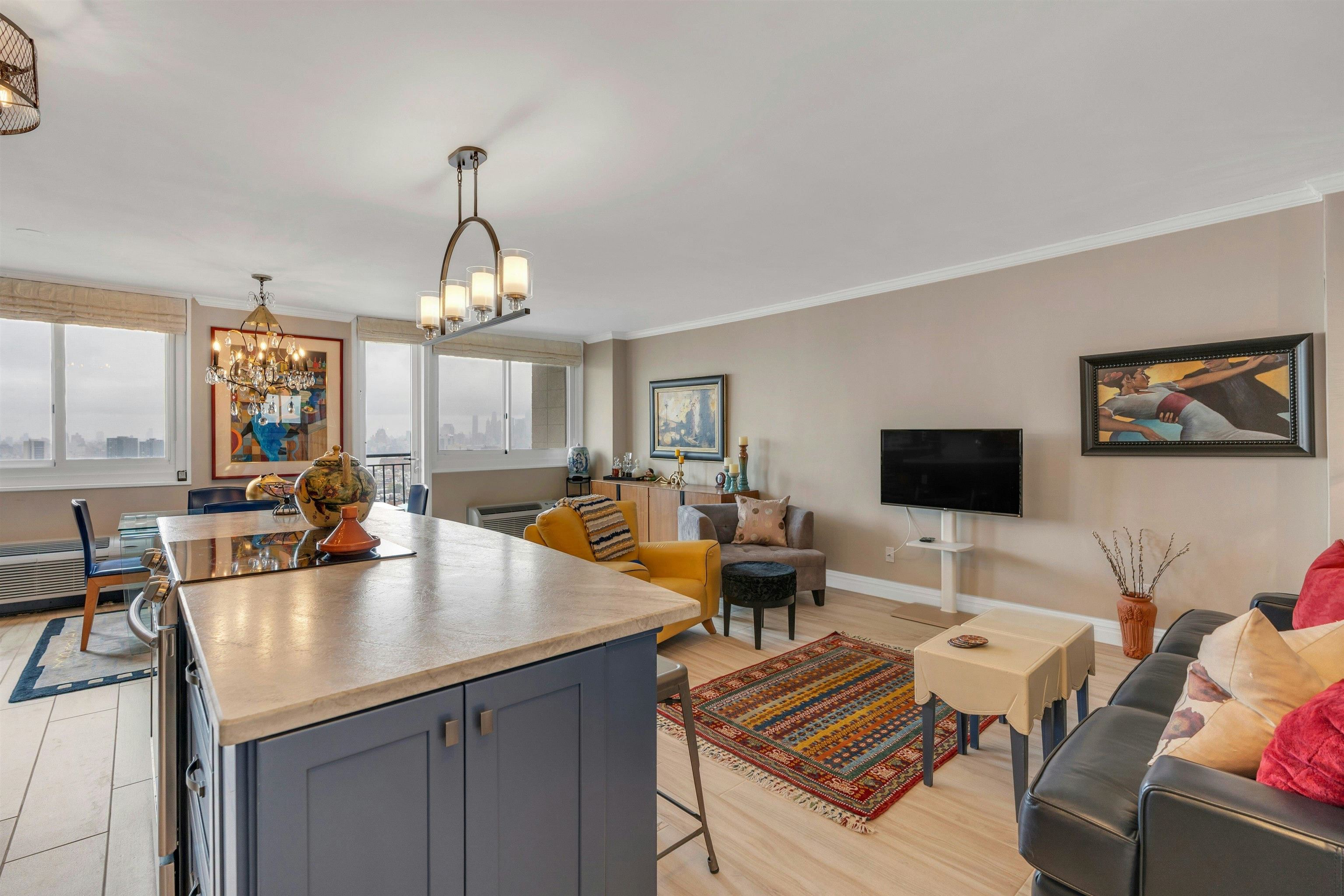 100 MANHATTAN AVE Unit: 2009