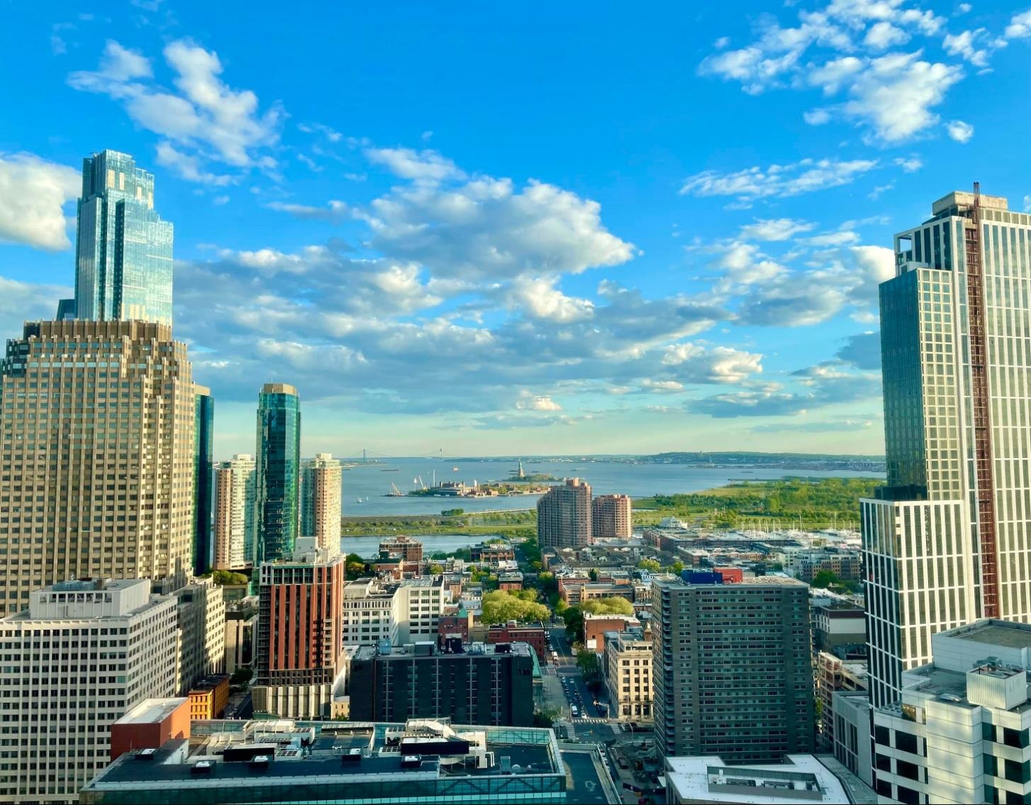 88 MORGAN ST Unit: 3906