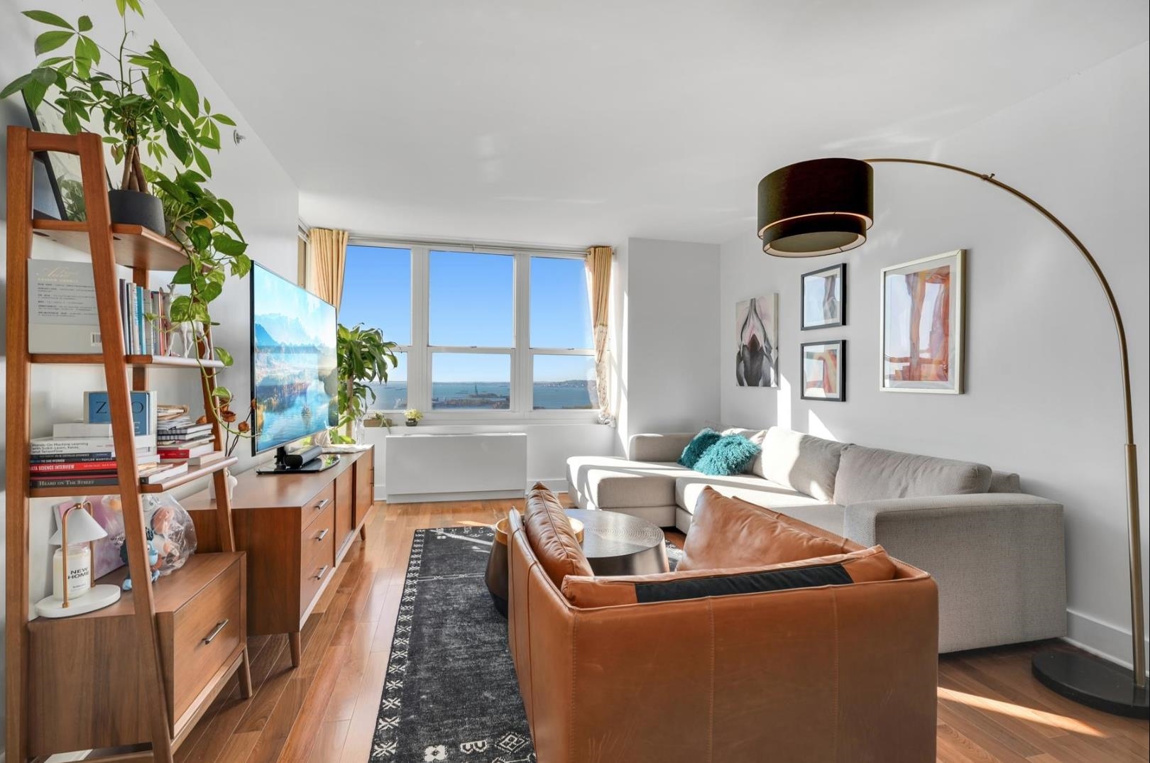 88 MORGAN ST Unit: 3906