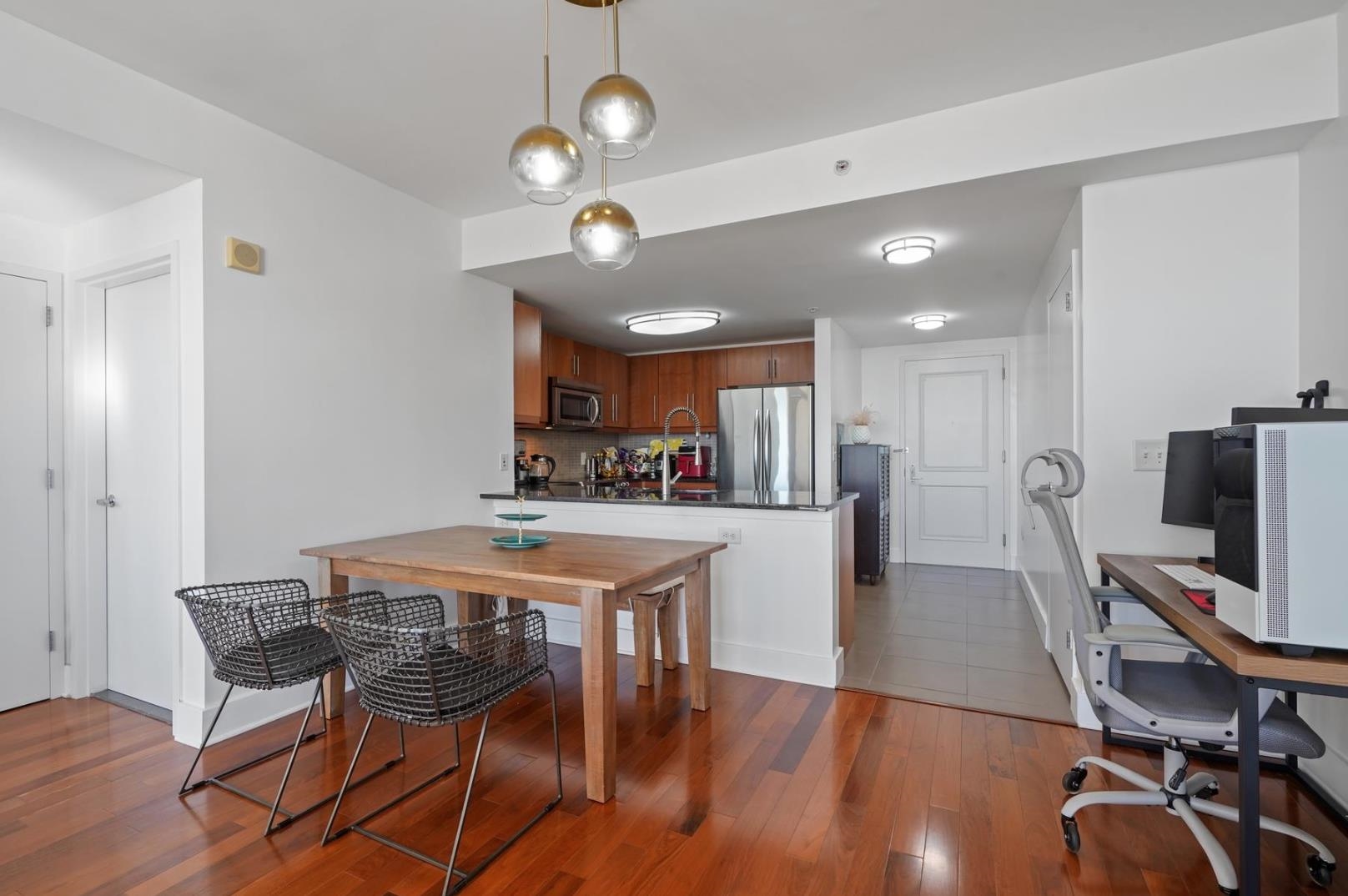 88 MORGAN ST Unit: 3906