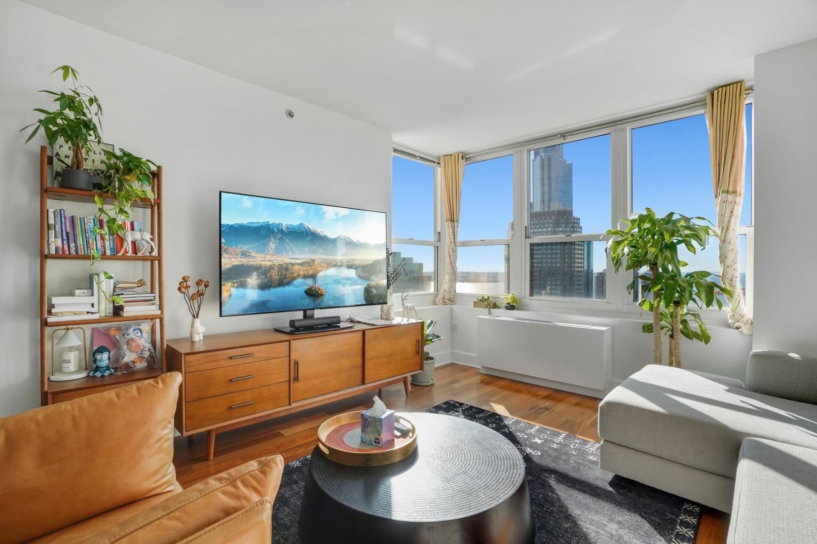 88 MORGAN ST Unit: 3906