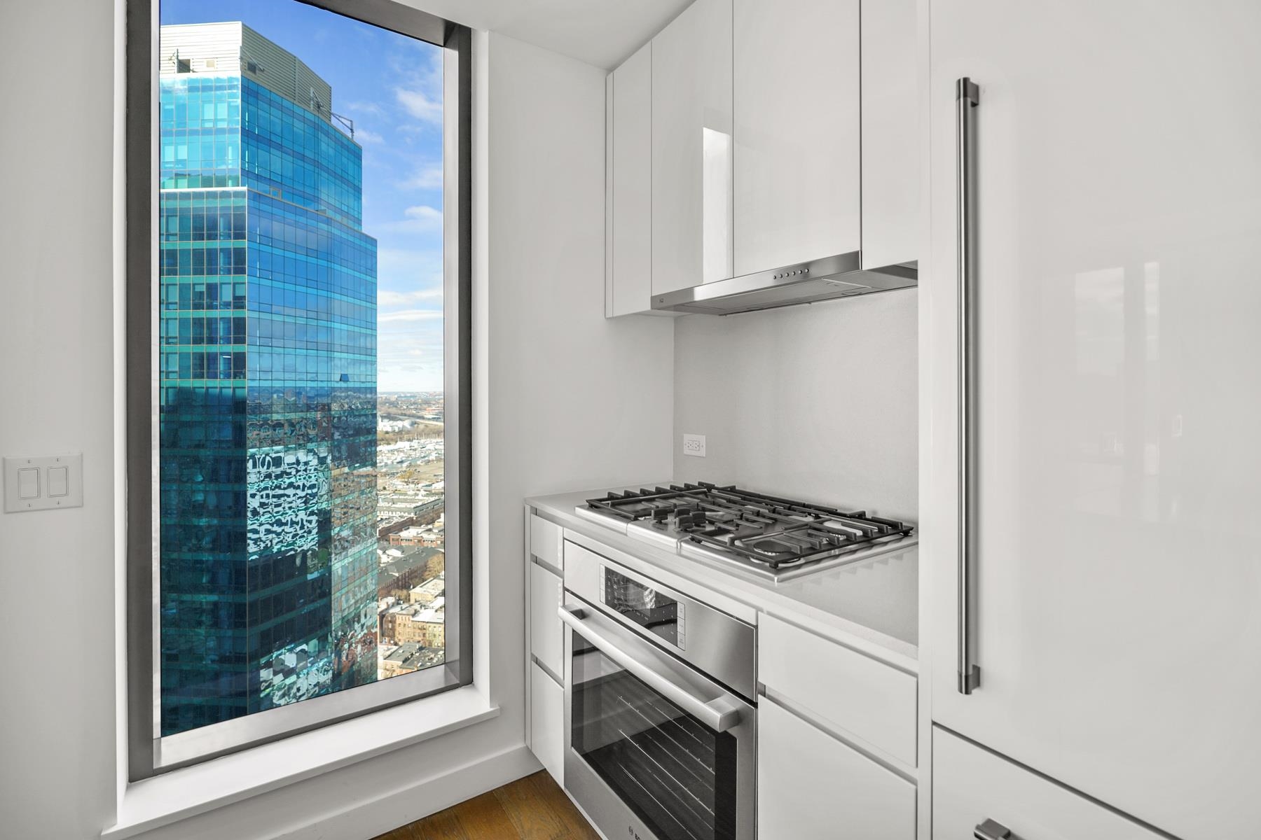 99 HUDSON ST Unit: 3311