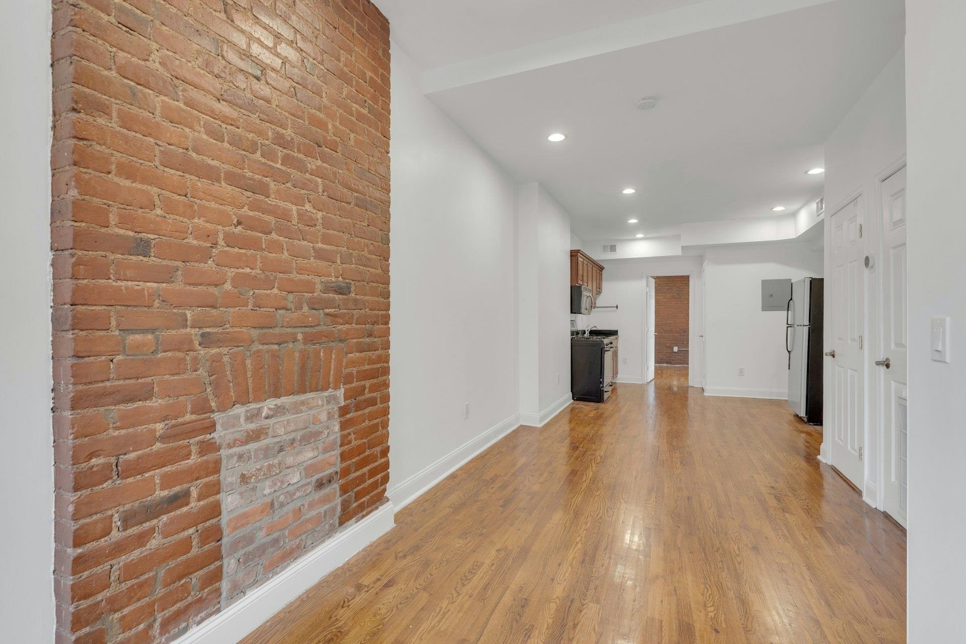 356 VARICK ST Unit: 2