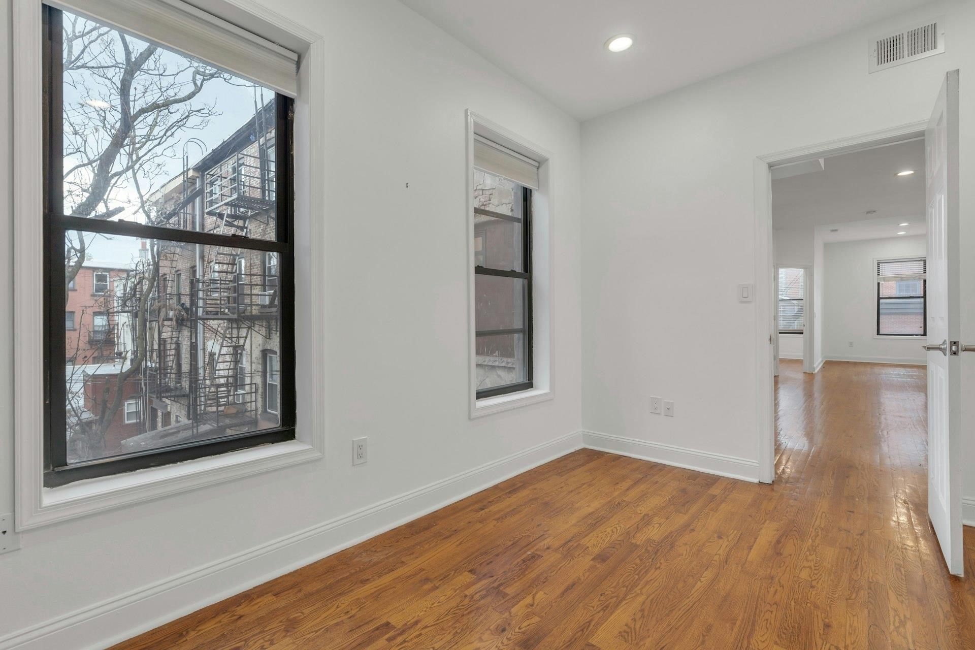 356 VARICK ST Unit: 2