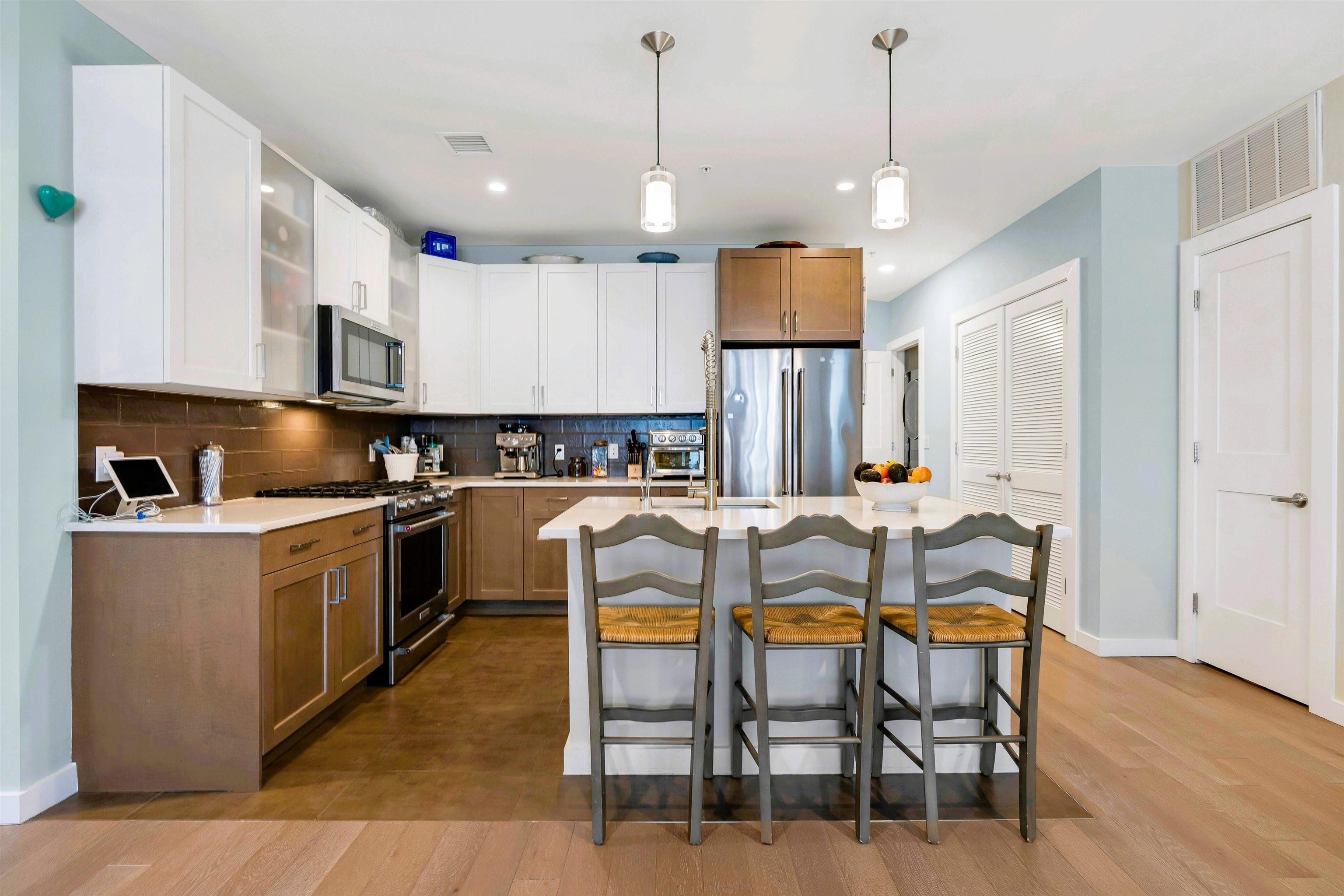 128 HARRISON ST Unit: 404