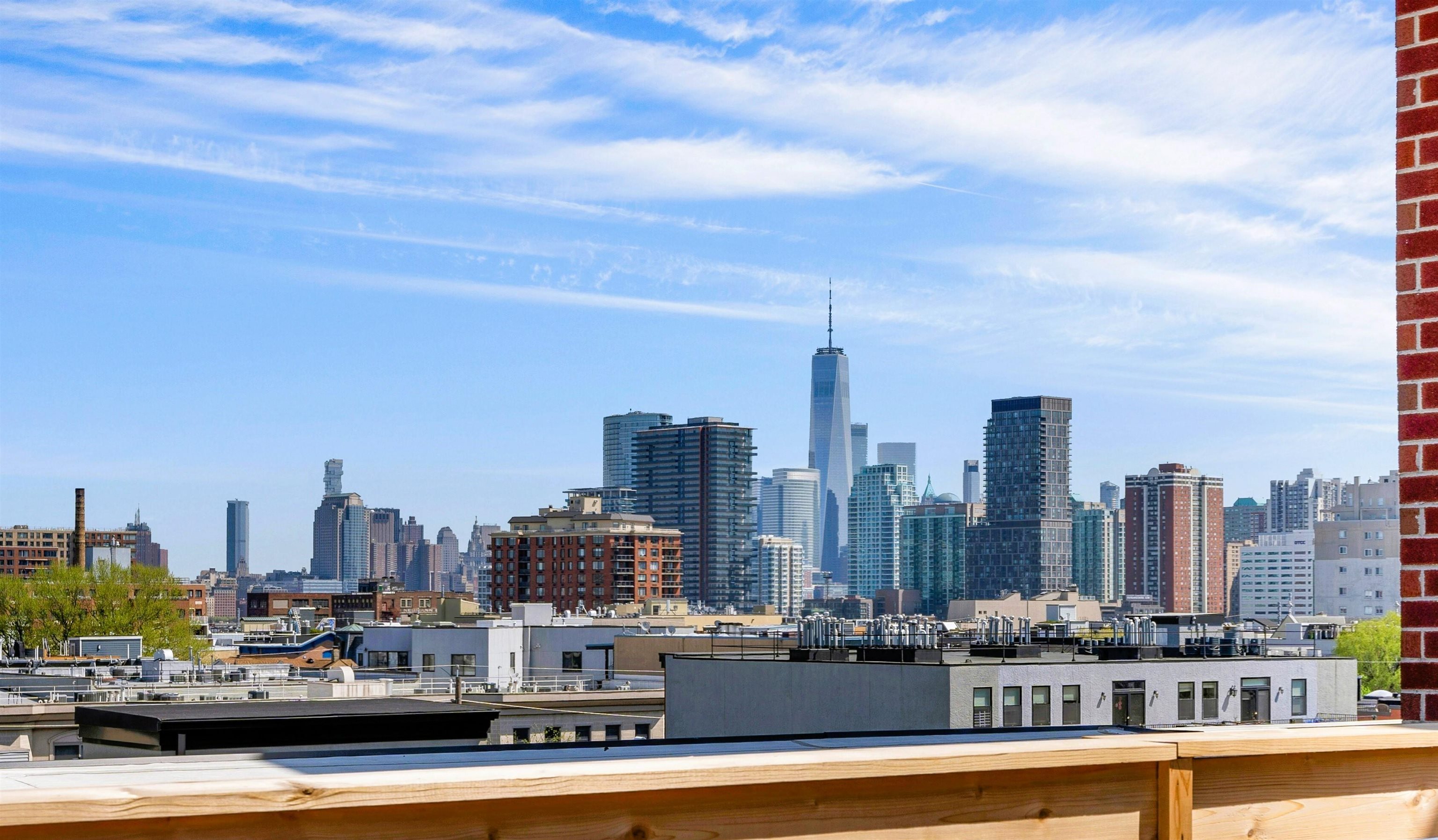 128 HARRISON ST Unit: 404