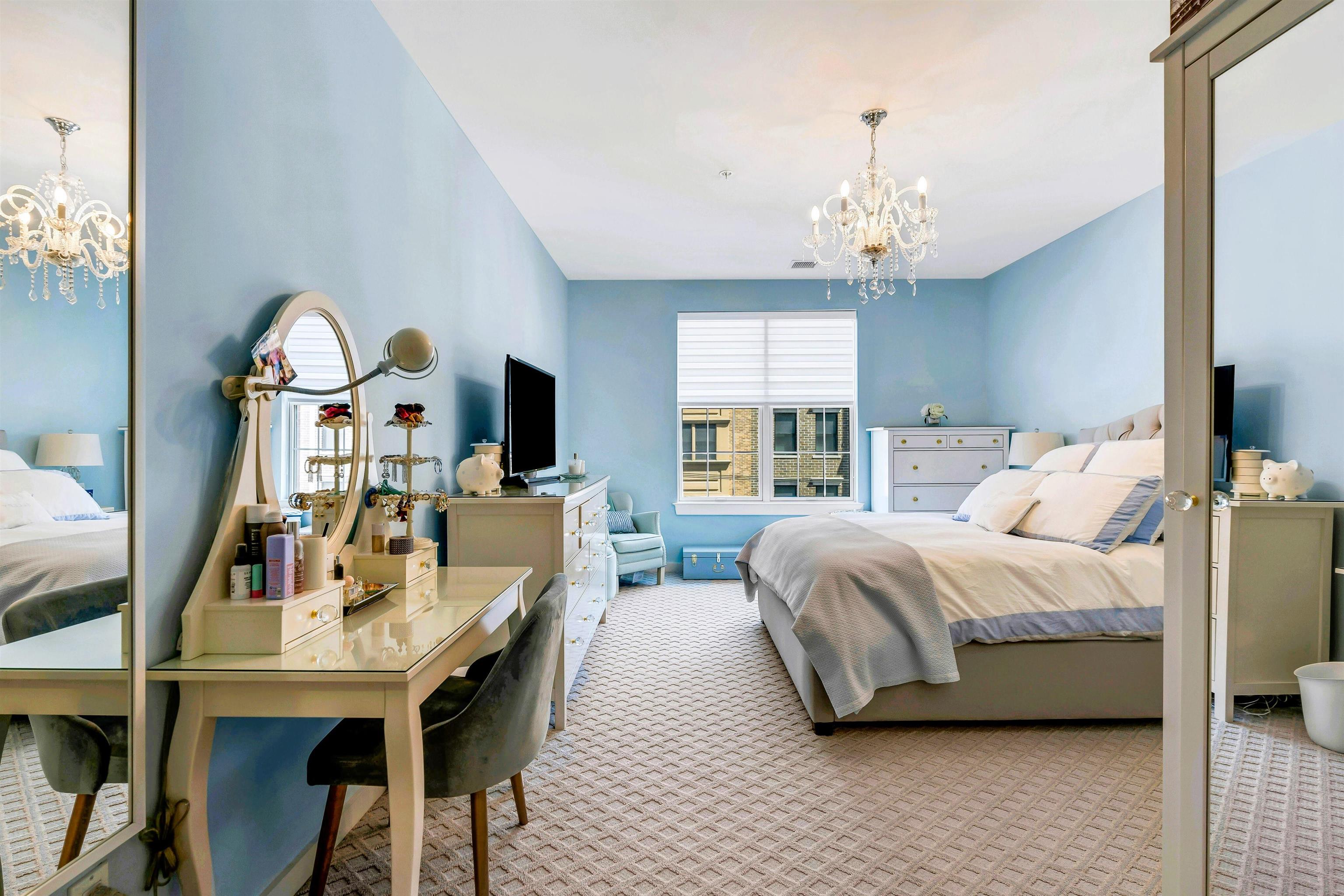 128 HARRISON ST Unit: 404