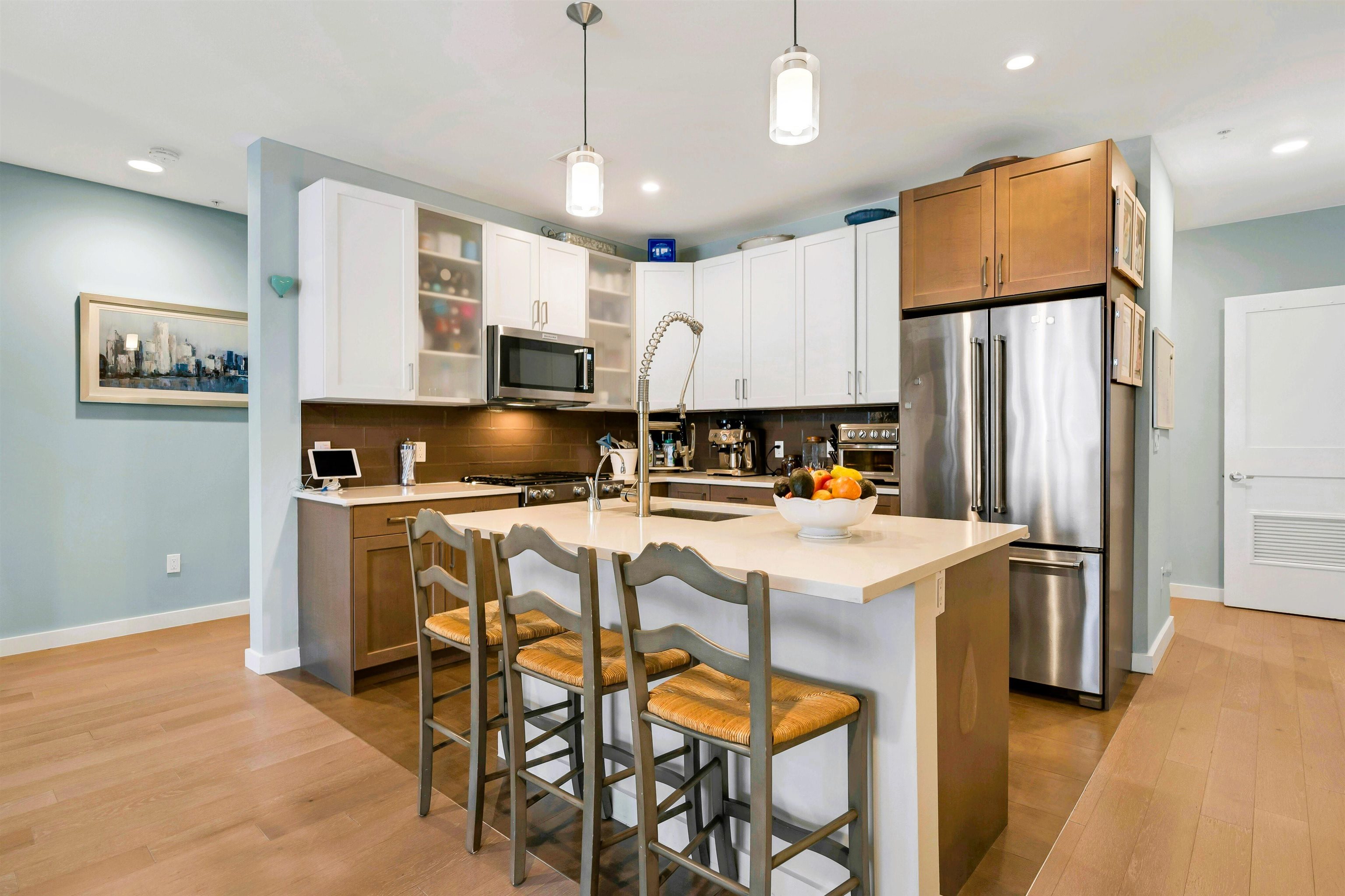 128 HARRISON ST Unit: 404