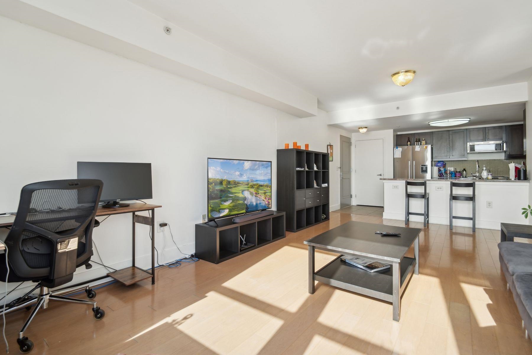 88 MORGAN ST Unit: PH4-6