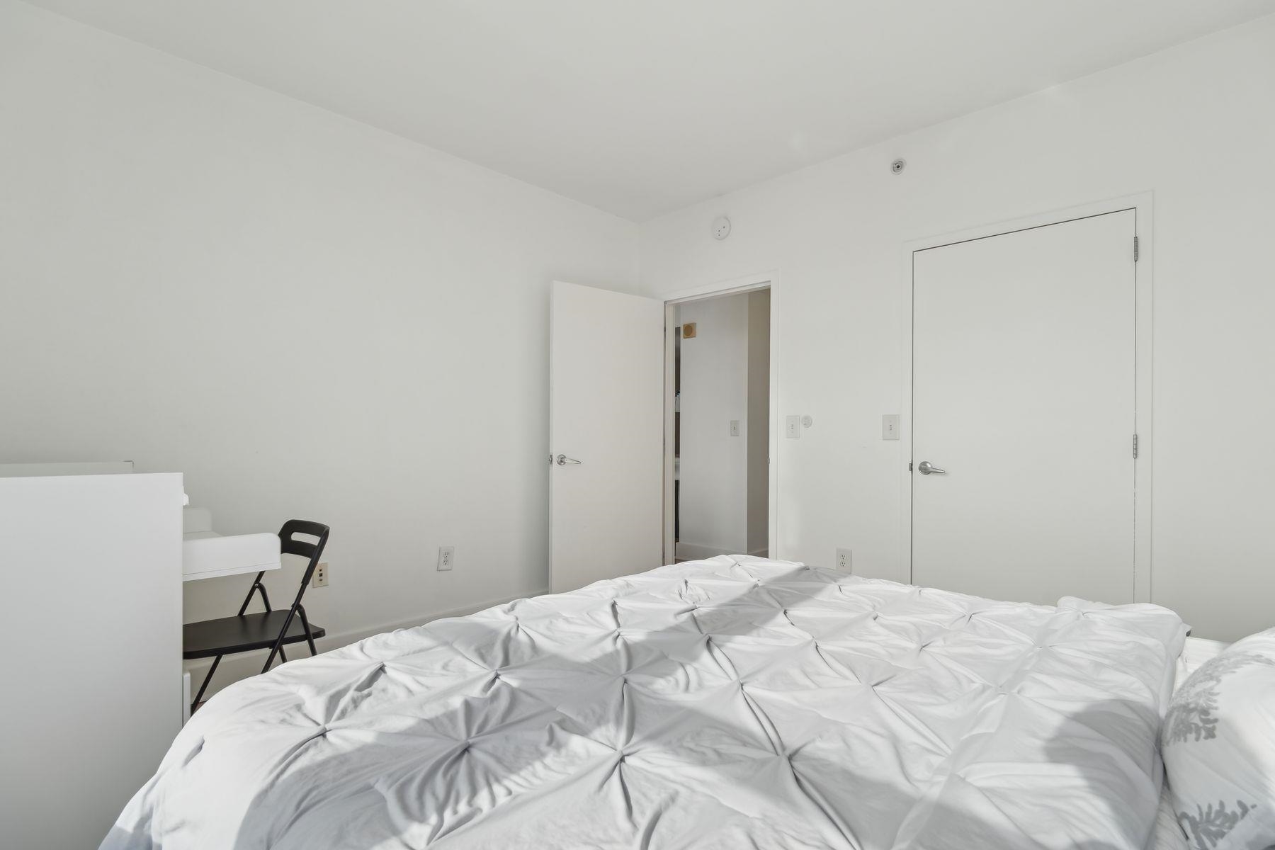 88 MORGAN ST Unit: PH4-6