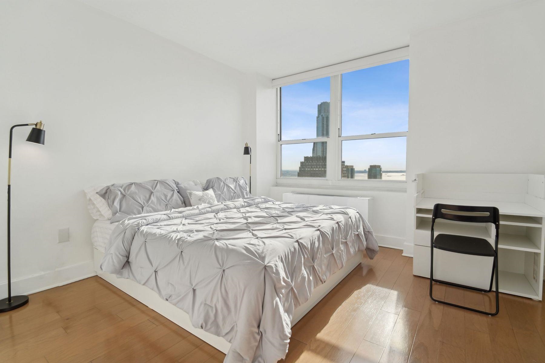 88 MORGAN ST Unit: PH4-6