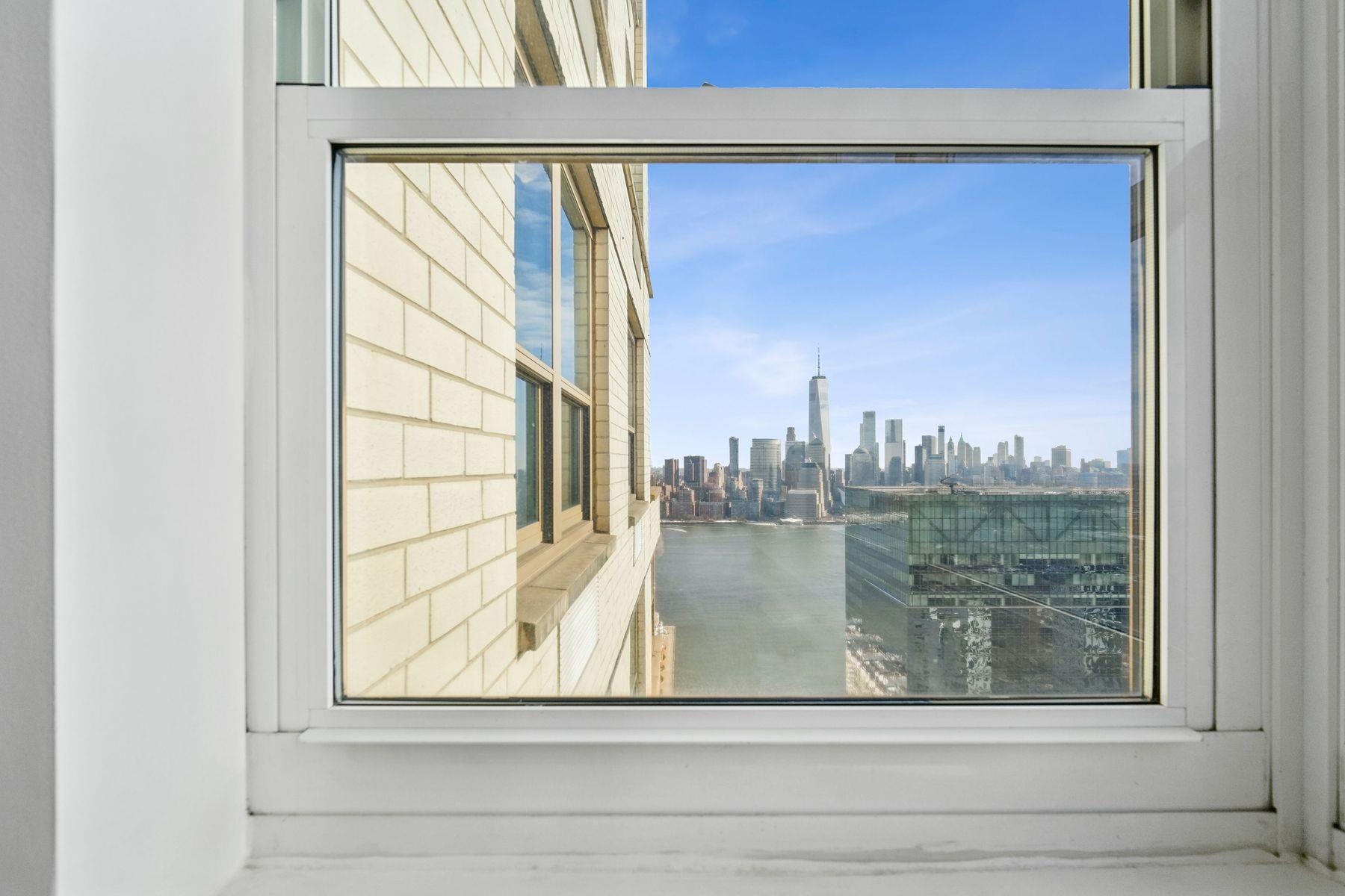 88 MORGAN ST Unit: PH4-6