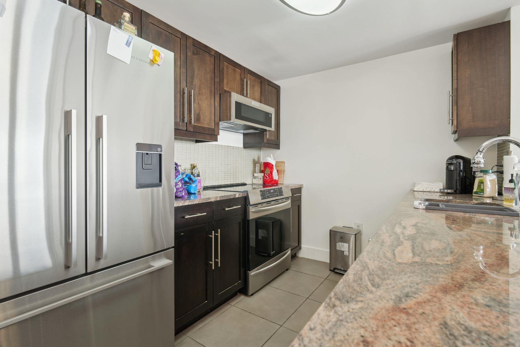 88 MORGAN ST Unit: PH4-6