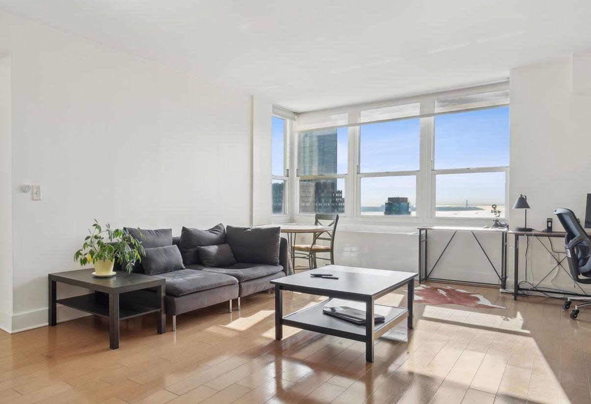 88 MORGAN ST Unit: PH4-6