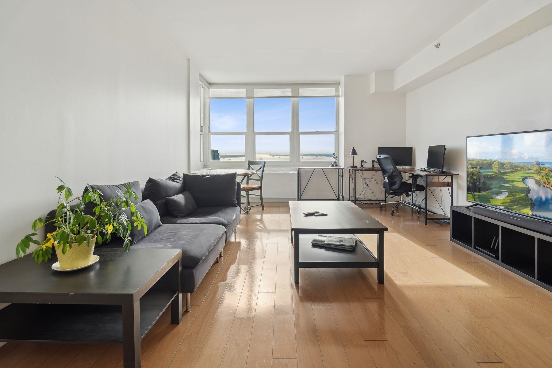 88 MORGAN ST Unit: PH4-6