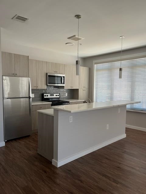 662 AVENUE C Unit: 203