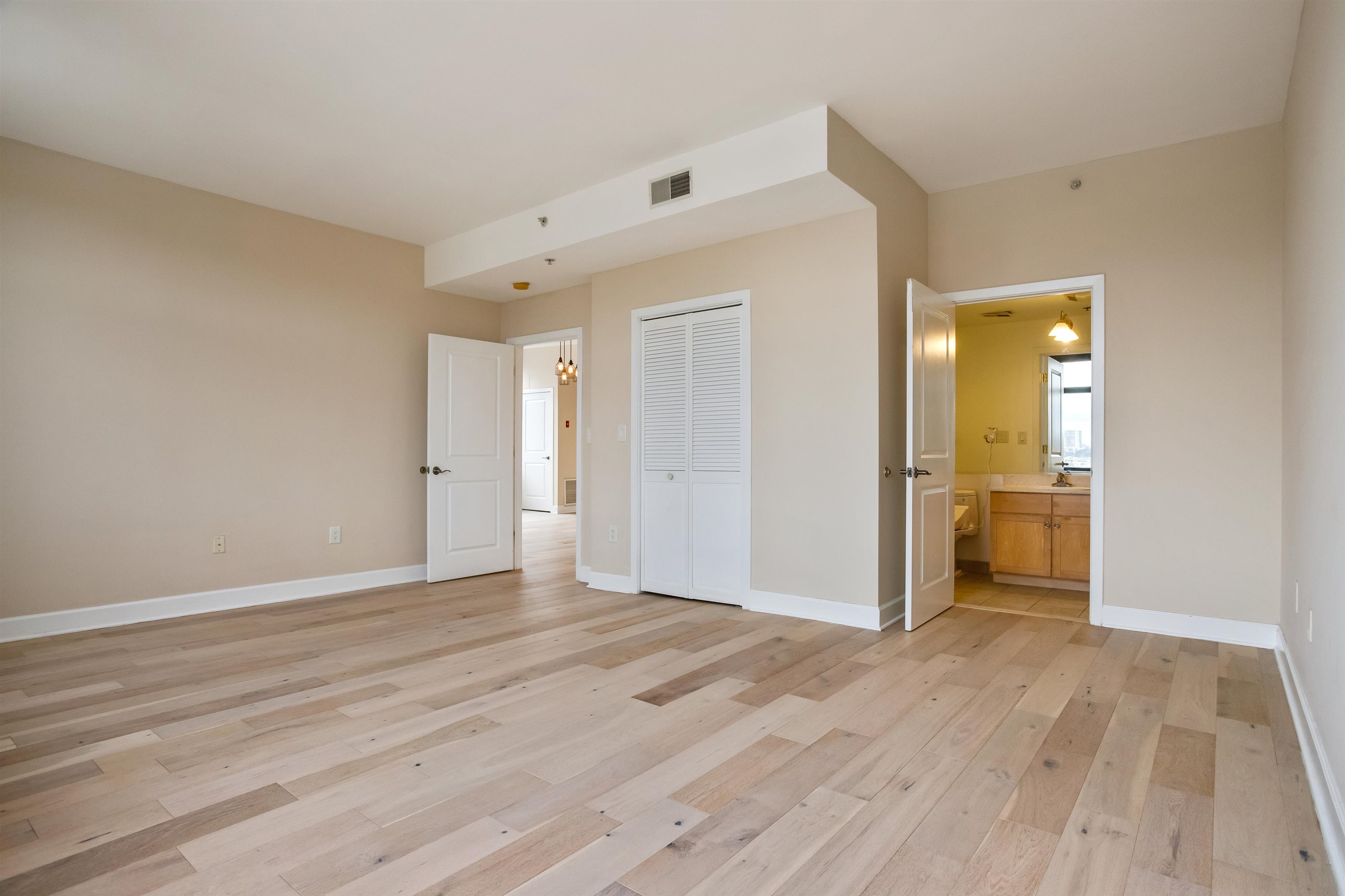 610 NEWARK ST Unit: 9FR