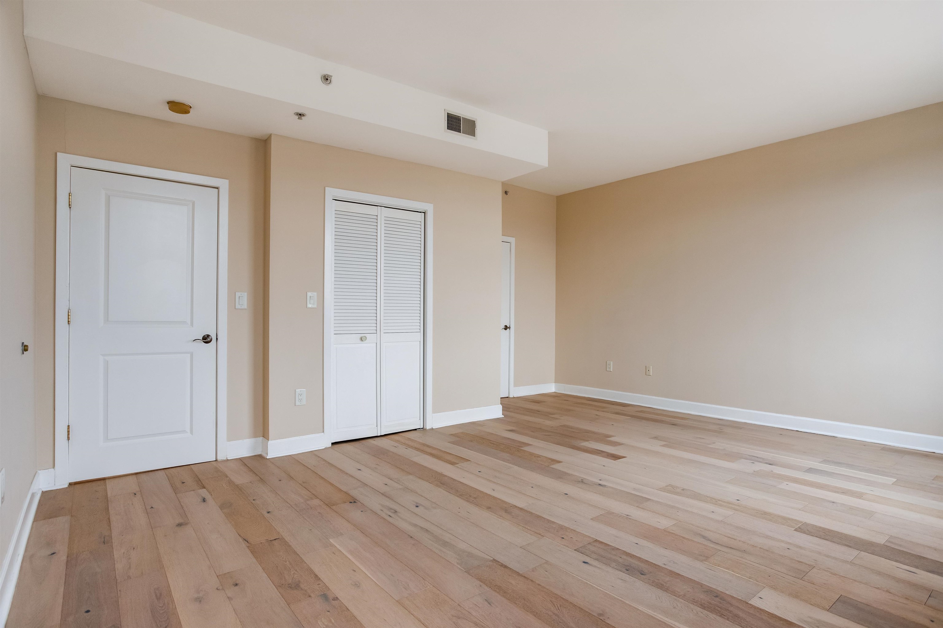 610 NEWARK ST Unit: 9FR