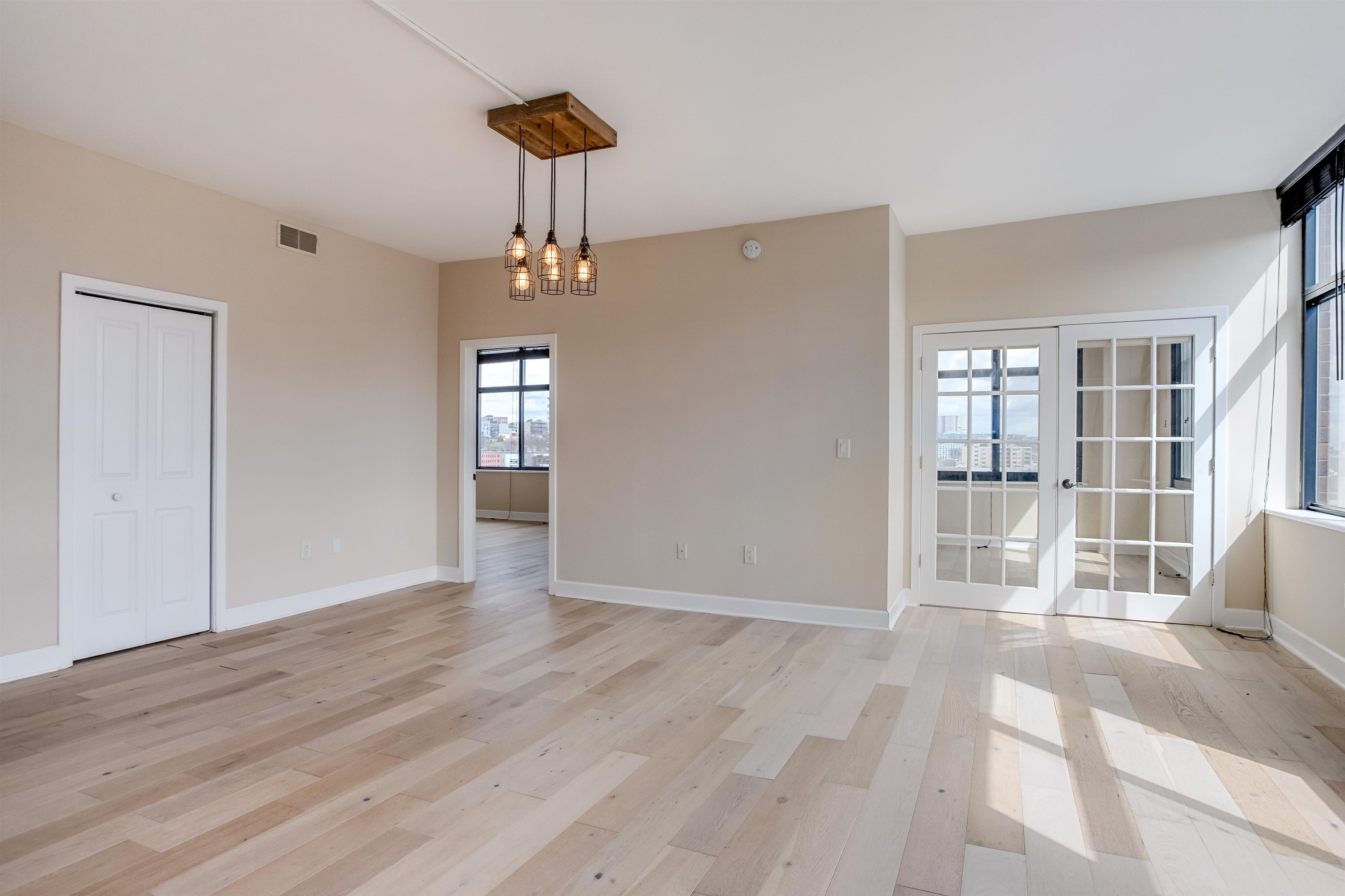 610 NEWARK ST Unit: 9FR