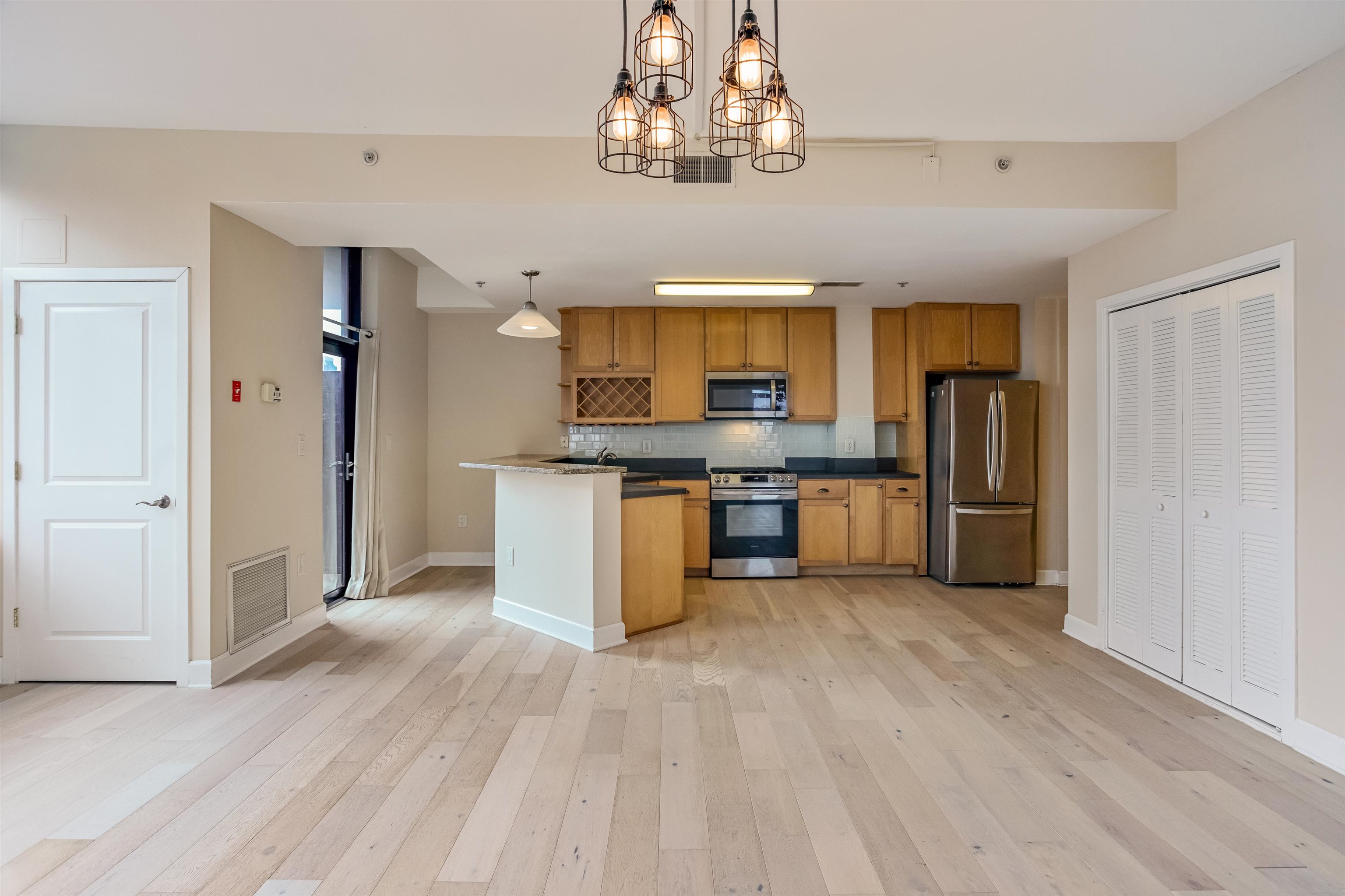 610 NEWARK ST Unit: 9FR