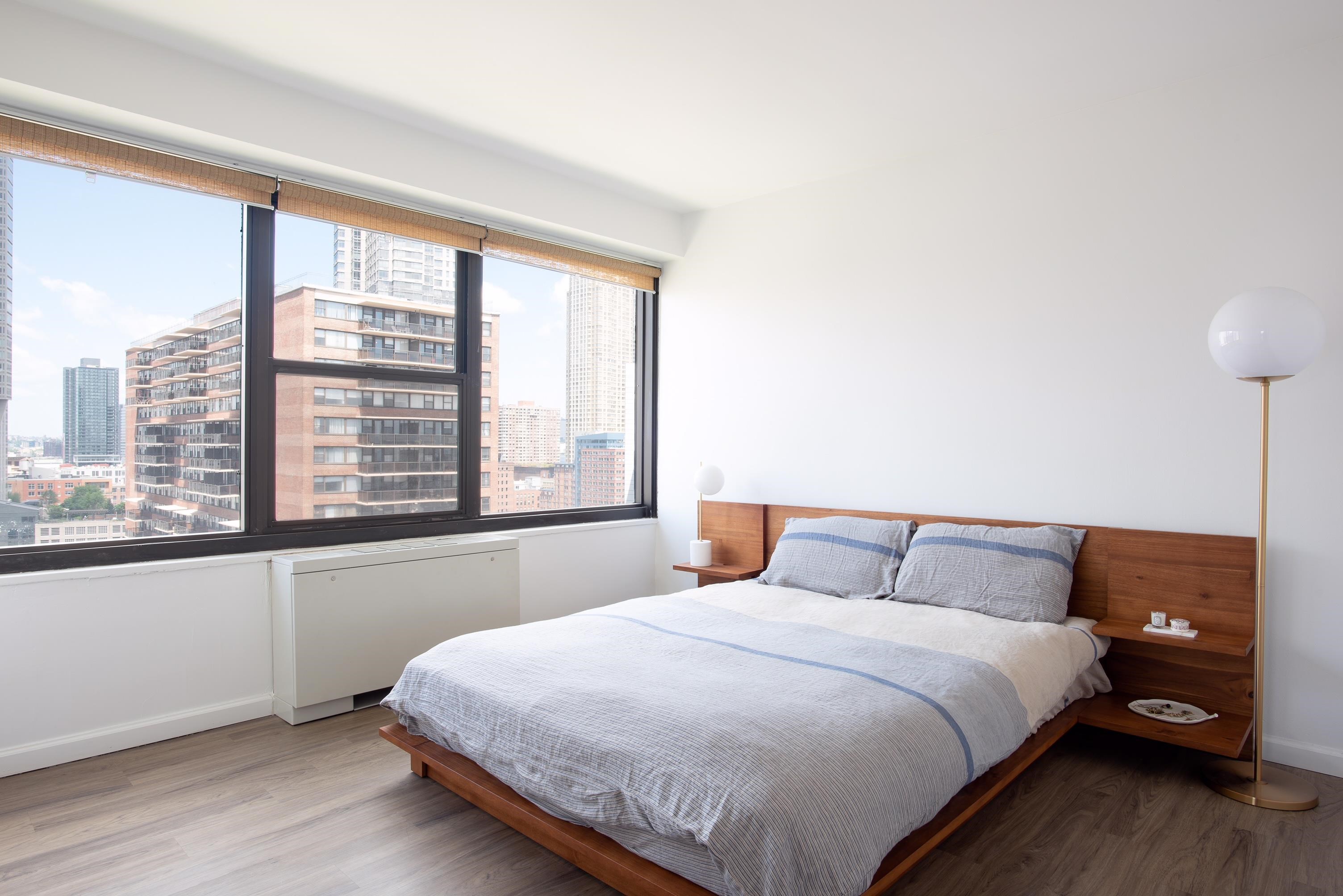 135 MONTGOMERY ST Unit: 17G