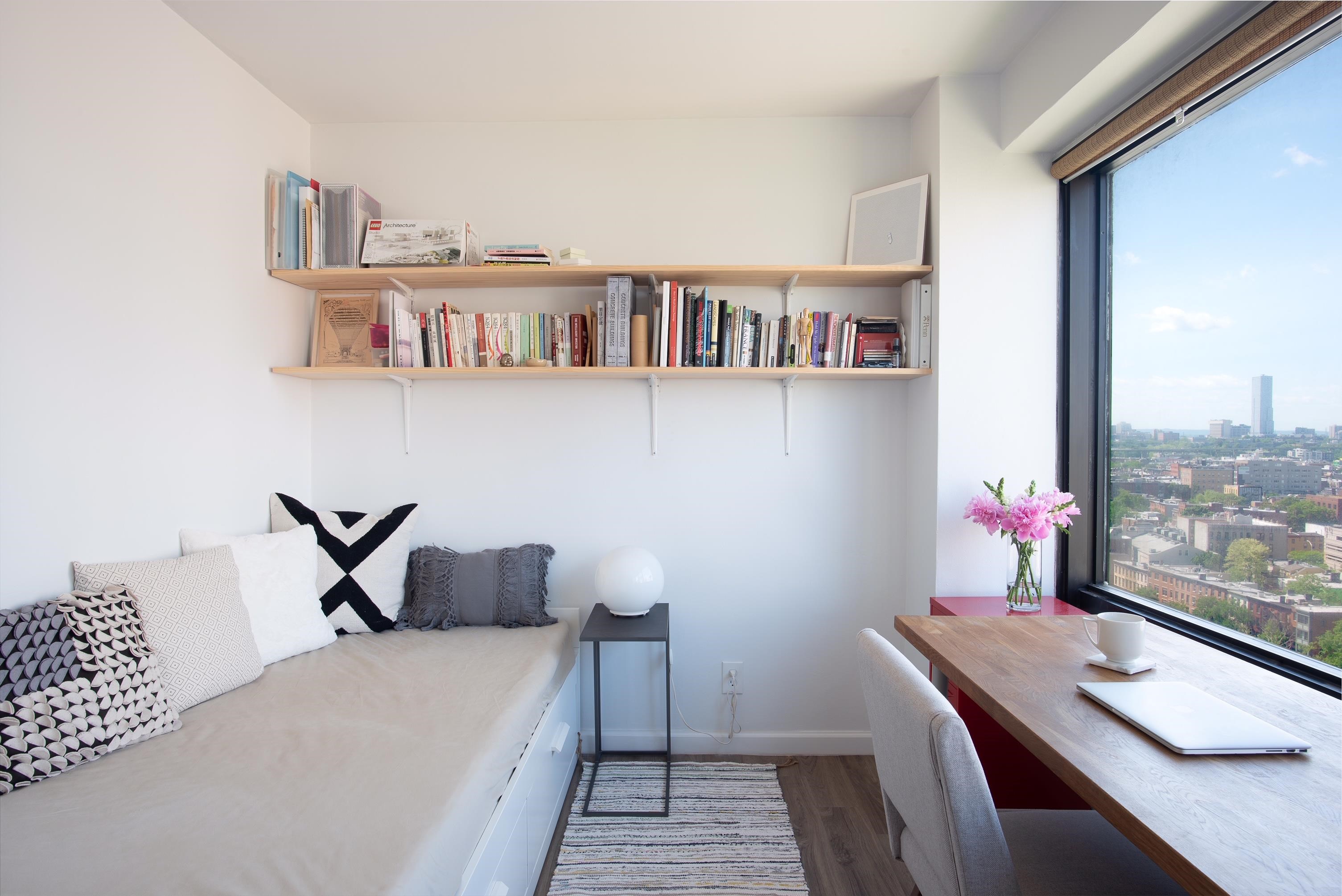 135 MONTGOMERY ST Unit: 17G